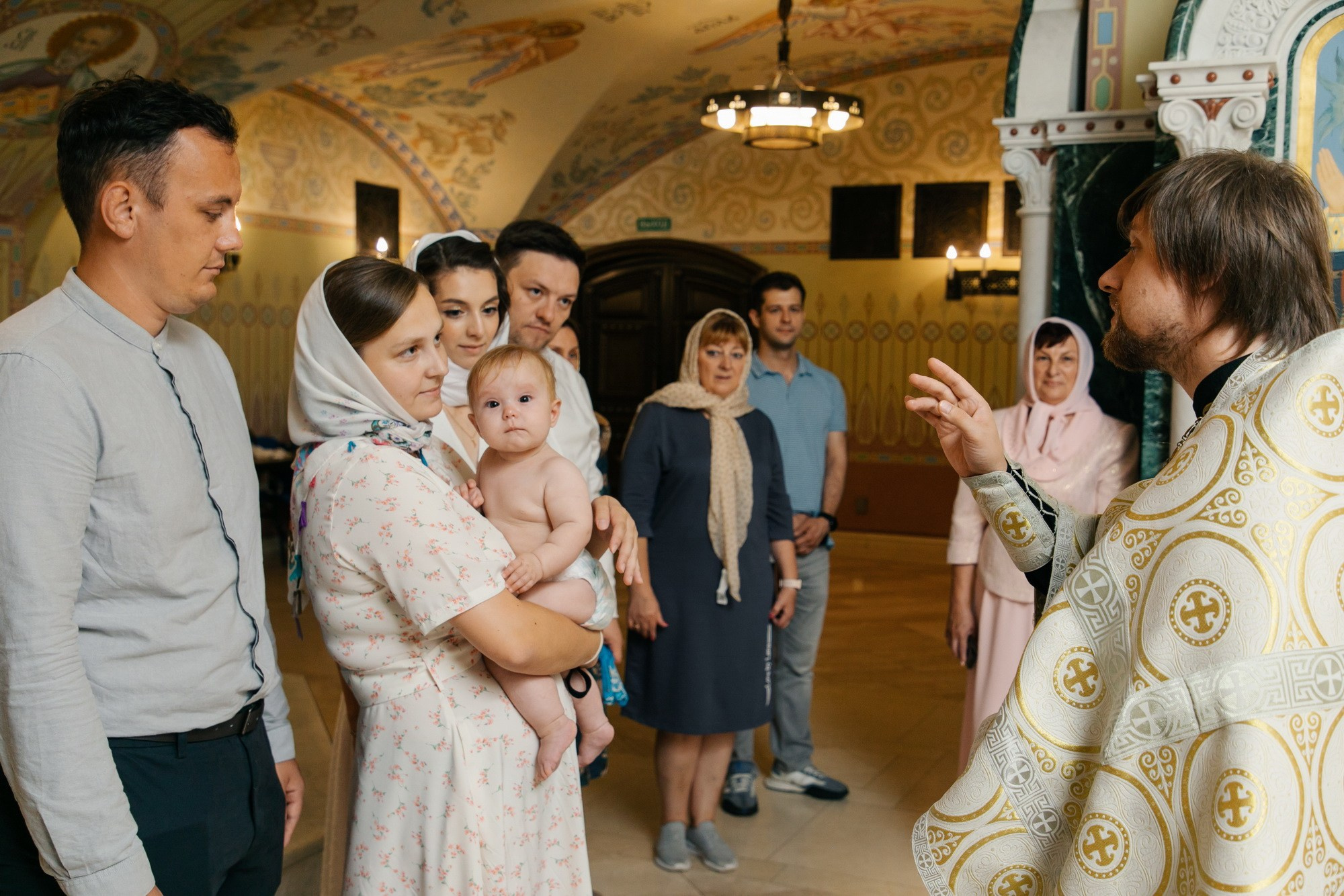 Крещение малышки в Никольском Морском соборе, г. Кронштадт, лучшие храмы для крещения, где крестить в спб, как записаться на крещение, сколько стоит крещение питре, как покреститься спб, фотограф на крещение
