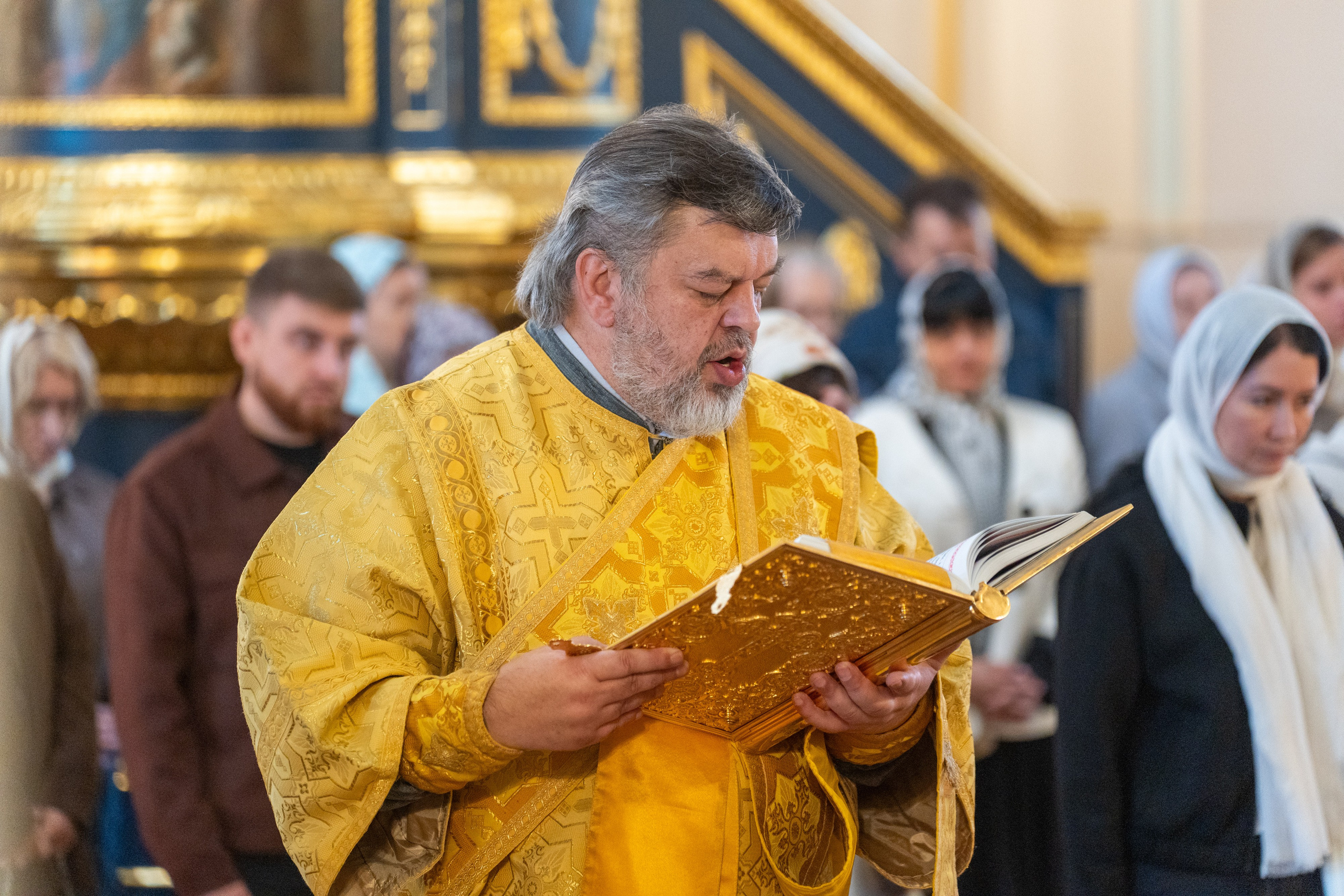 Неделя 14-я по Пятидесятнице. Сщмч. Евтиха, ученика ап. Иоанна Богослова. Свт. Петра, митр. Киевского, Московского и всея Руси, чудотворца. НИКОЛО-БОГОЯВЛЕНСКИЙ МОРСКОЙ СОБОР