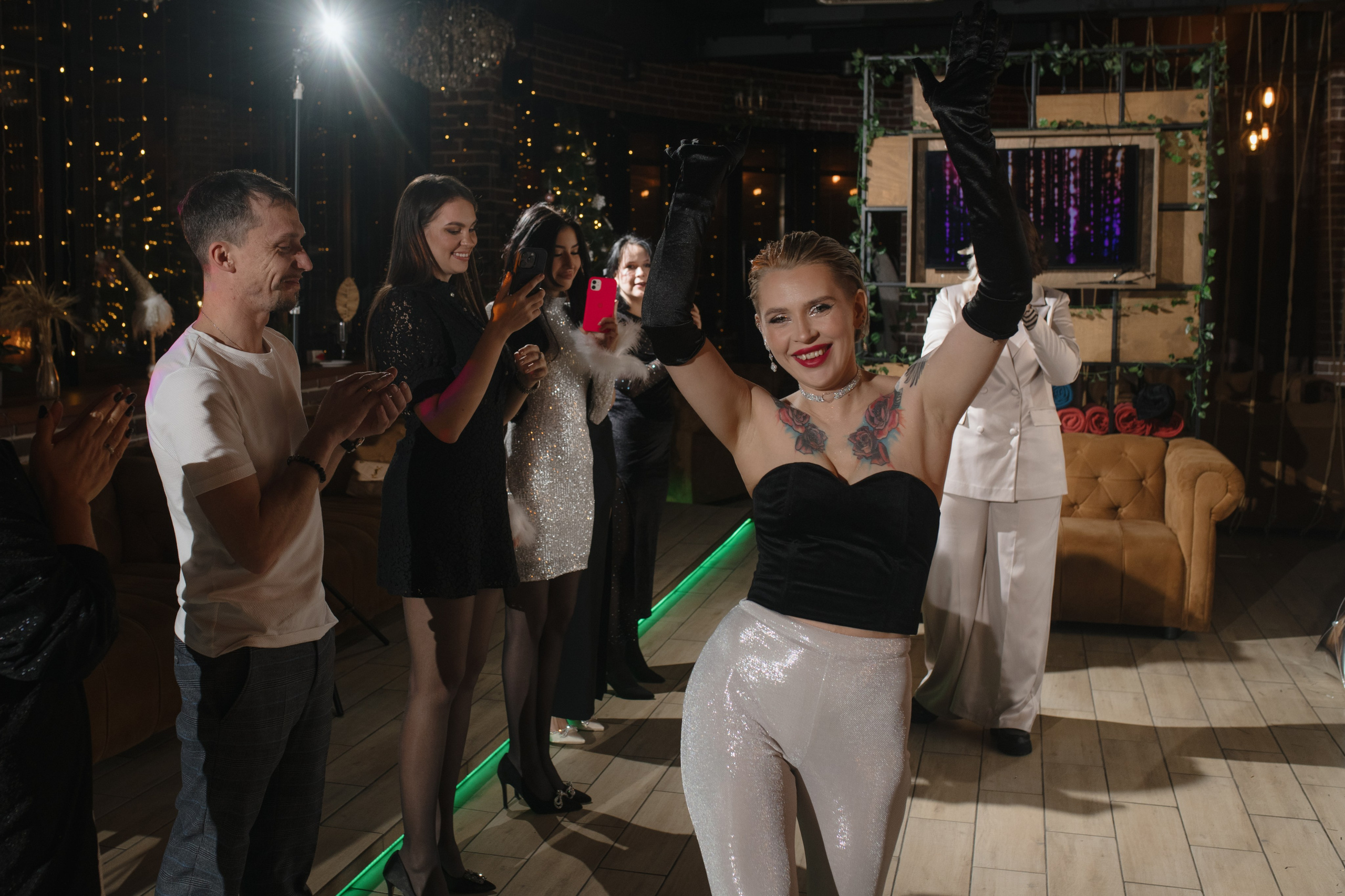 День рождения Томы — Let`s Talk Bar. Свадебный фотограф Екатеринбург/Челябинск — Любовь Волохова