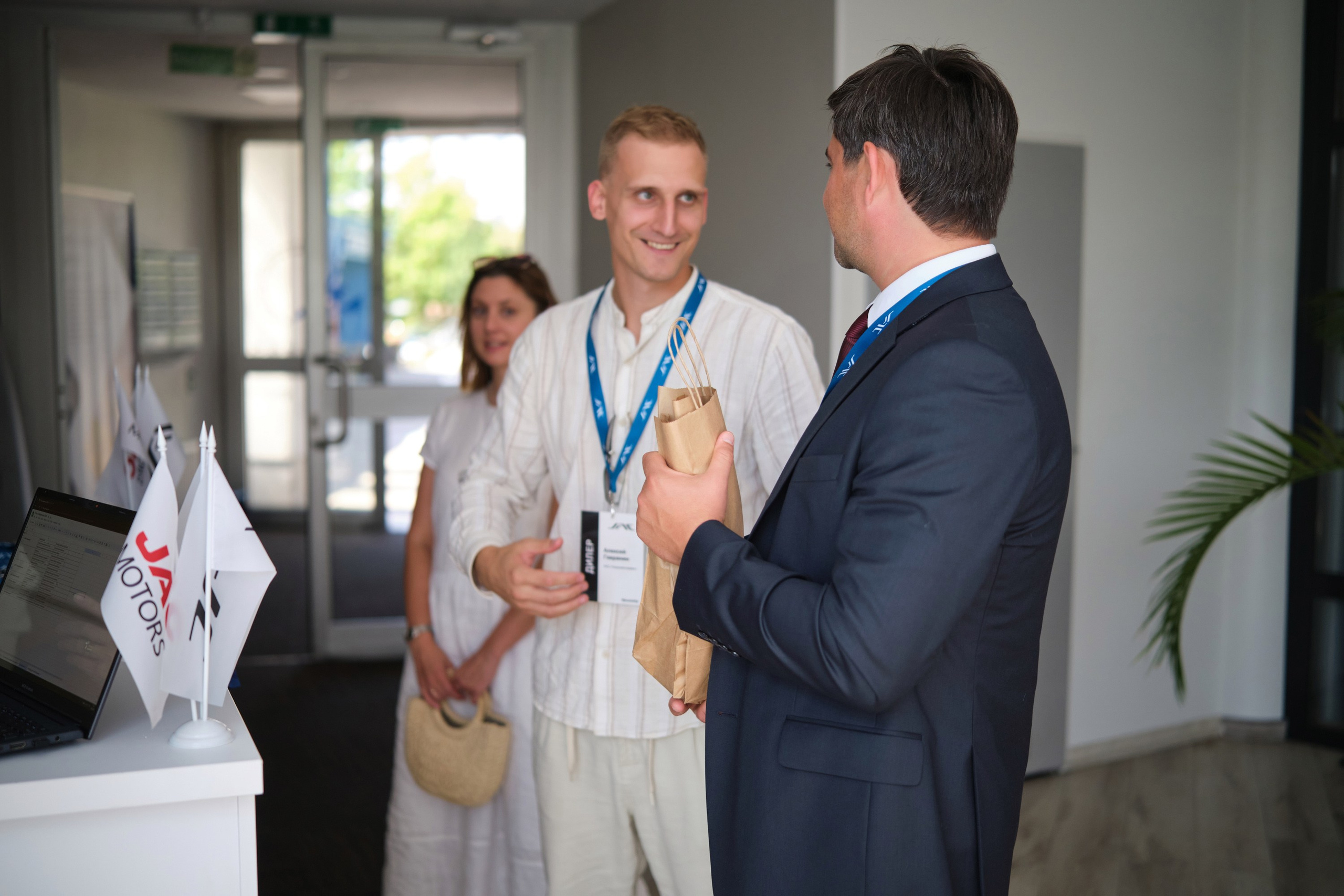 Презентация электромобиля JAC E30X в IBB Hotel. Репортажный фотограф Дмитрий Литвинский. Минск, Беларусь, мир