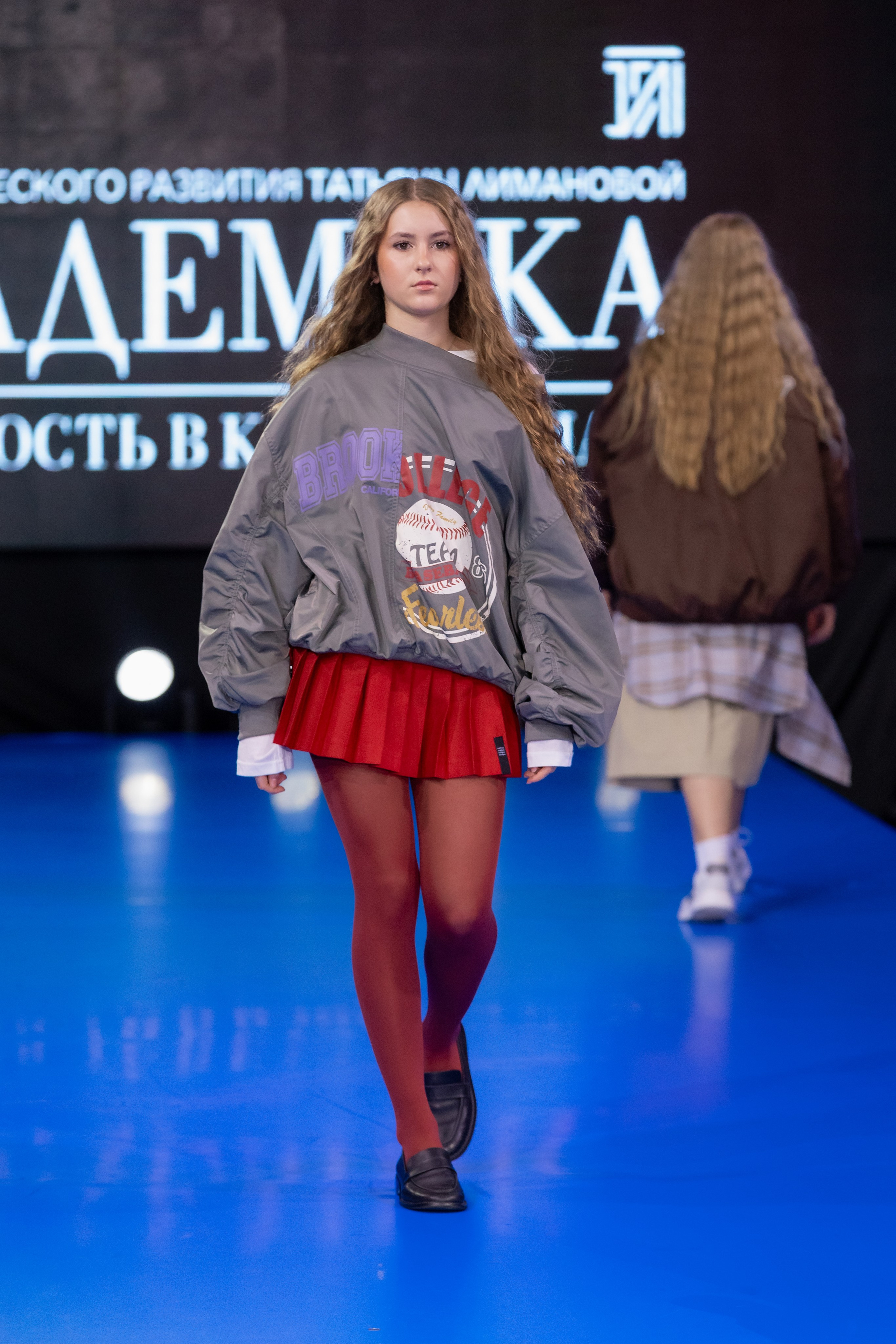 Подиум Volga Fashion Show 2025 в Ростове-на-Дону. Фотограф в Ростов-на-Дону Виктория Савчук