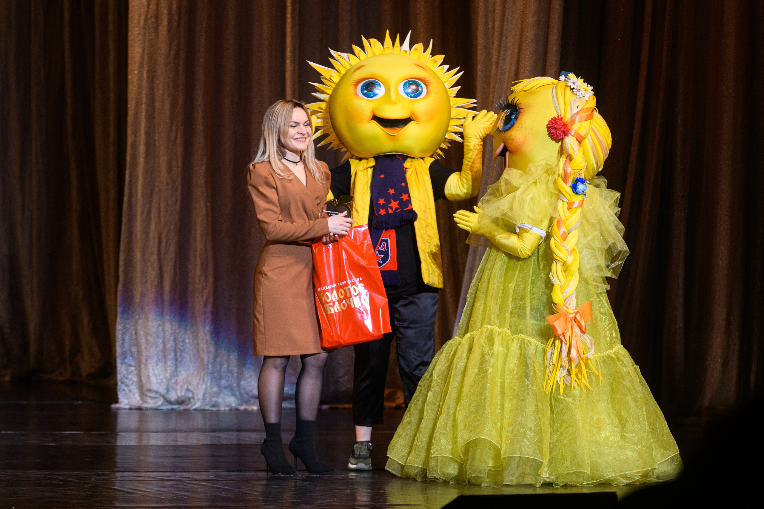 23 апреля, часть 1, БКЗ Октябрьский, г. Санкт-Петербург. Золотое яблочко