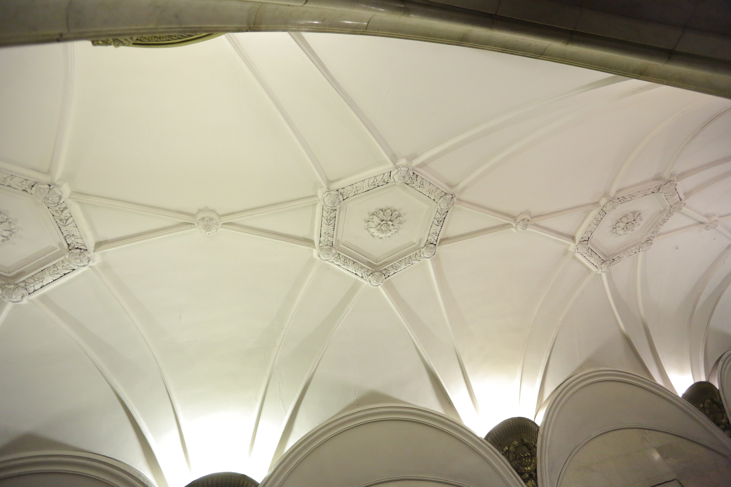 Фото метро в Москве. Студия Максима Белослюдцева