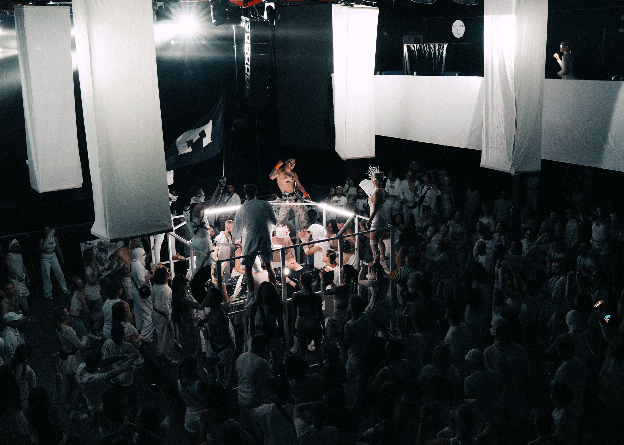INWHITE | SMENA HARD STAGE. Annyshka