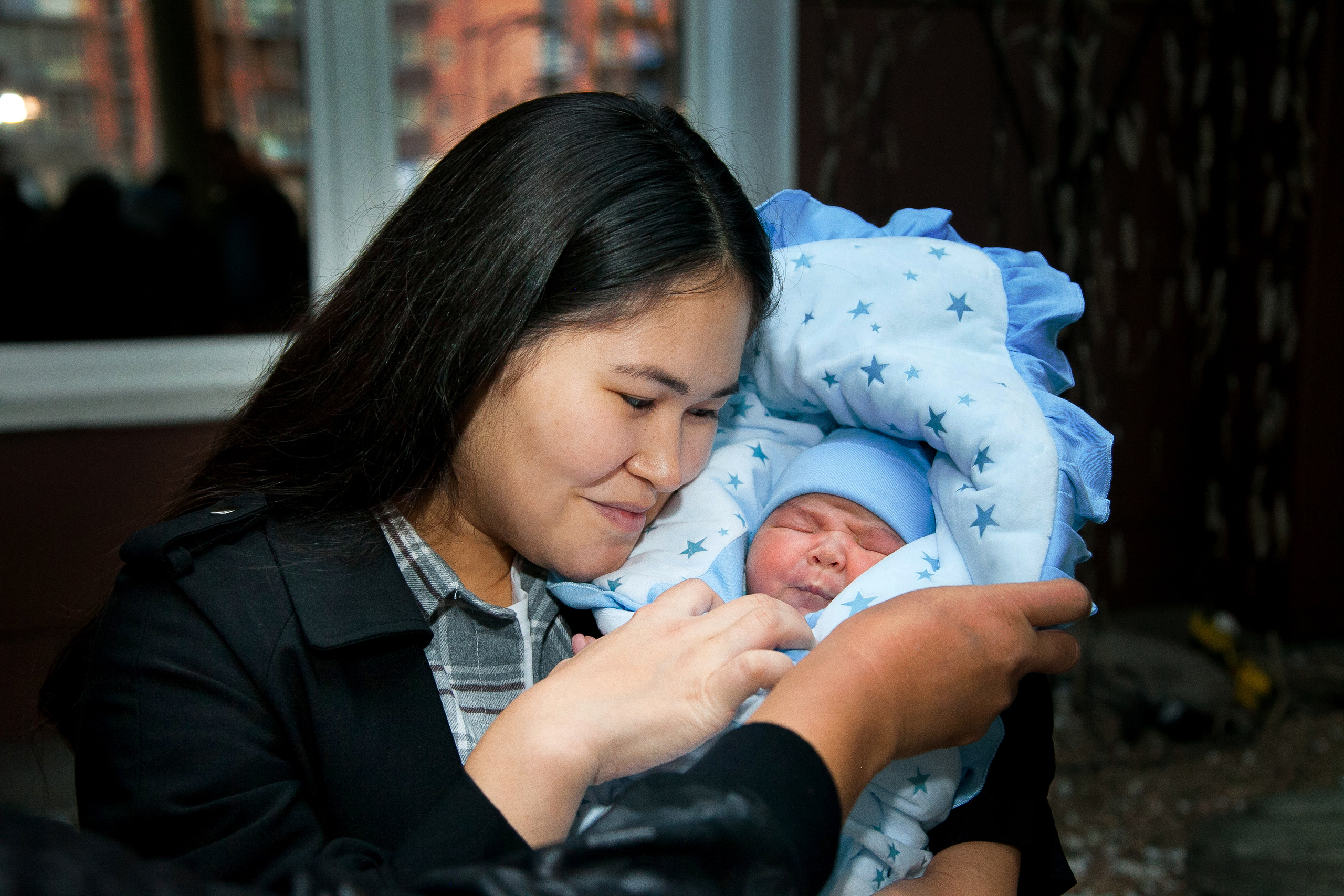 Выписка из роддома. Свадебный, семейный и детский фотограф в Иркутске Жанат Уразгалиев