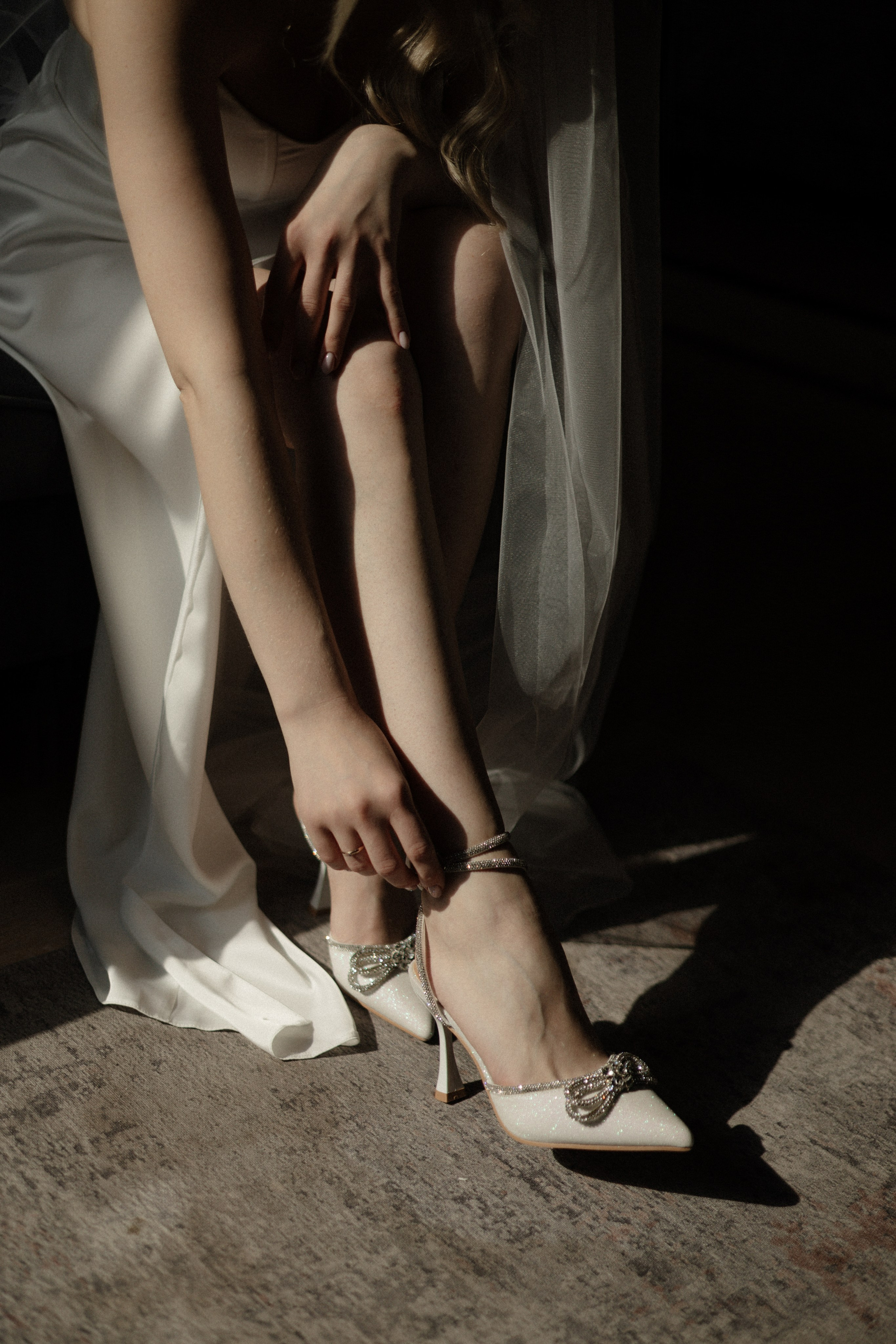 Арина и Дима. Сборы, роспись и прогулка. Свадебный и портретный фотограф в Москве Анастасия Масюк