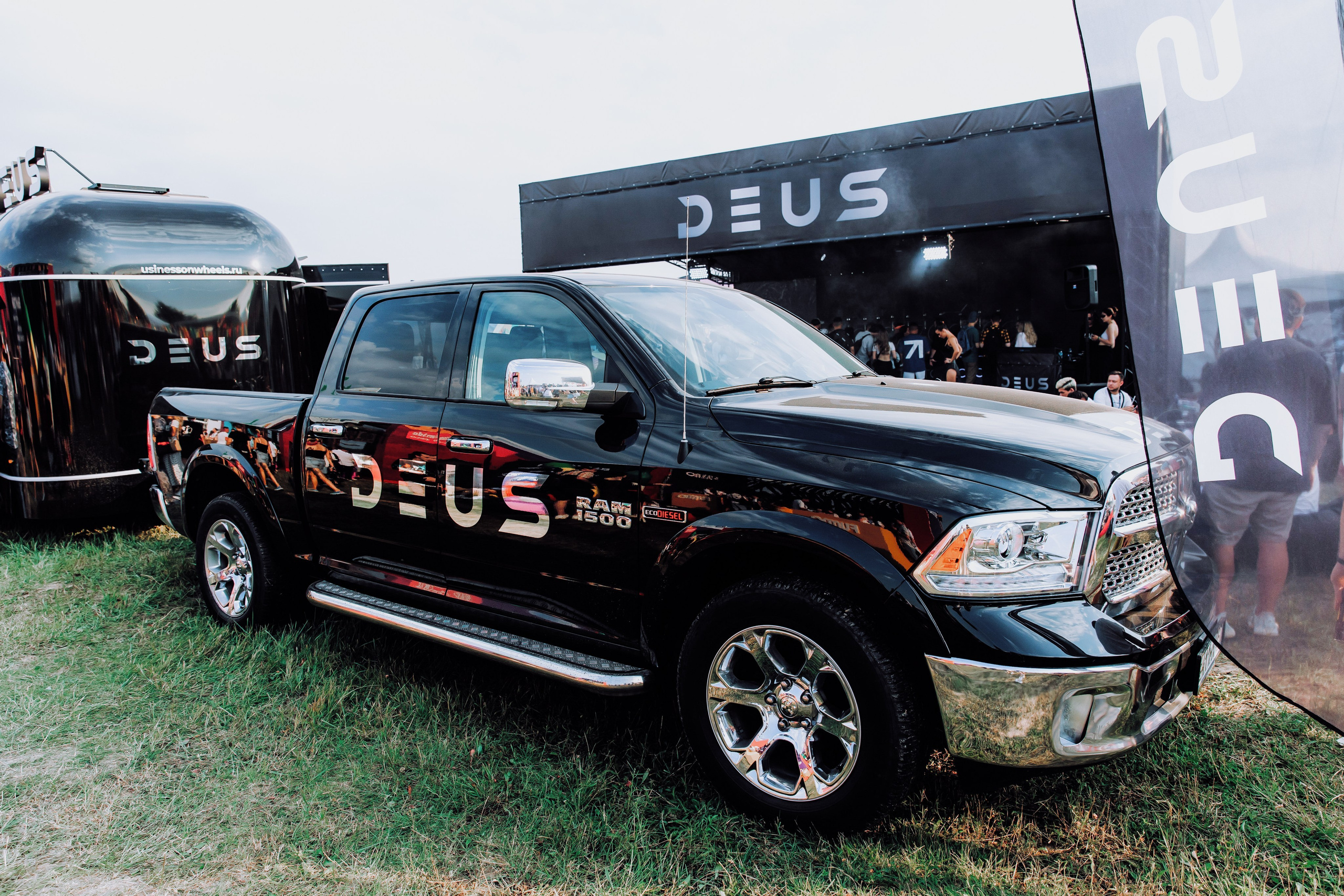 Фестиваль JohnCalliano бренд Tommy-gun. АНДРЕЙ ШИРКАЛИН РЕПОРТАЖНЫЙ ФОТОГРАФ МОСКВА НА КОРПОРАТИВ, ДЕНЬ РОЖДЕНИЯ, БАНКЕТ, КОНФЕРЕНЦИЮ, ТИМБИЛДИНГ