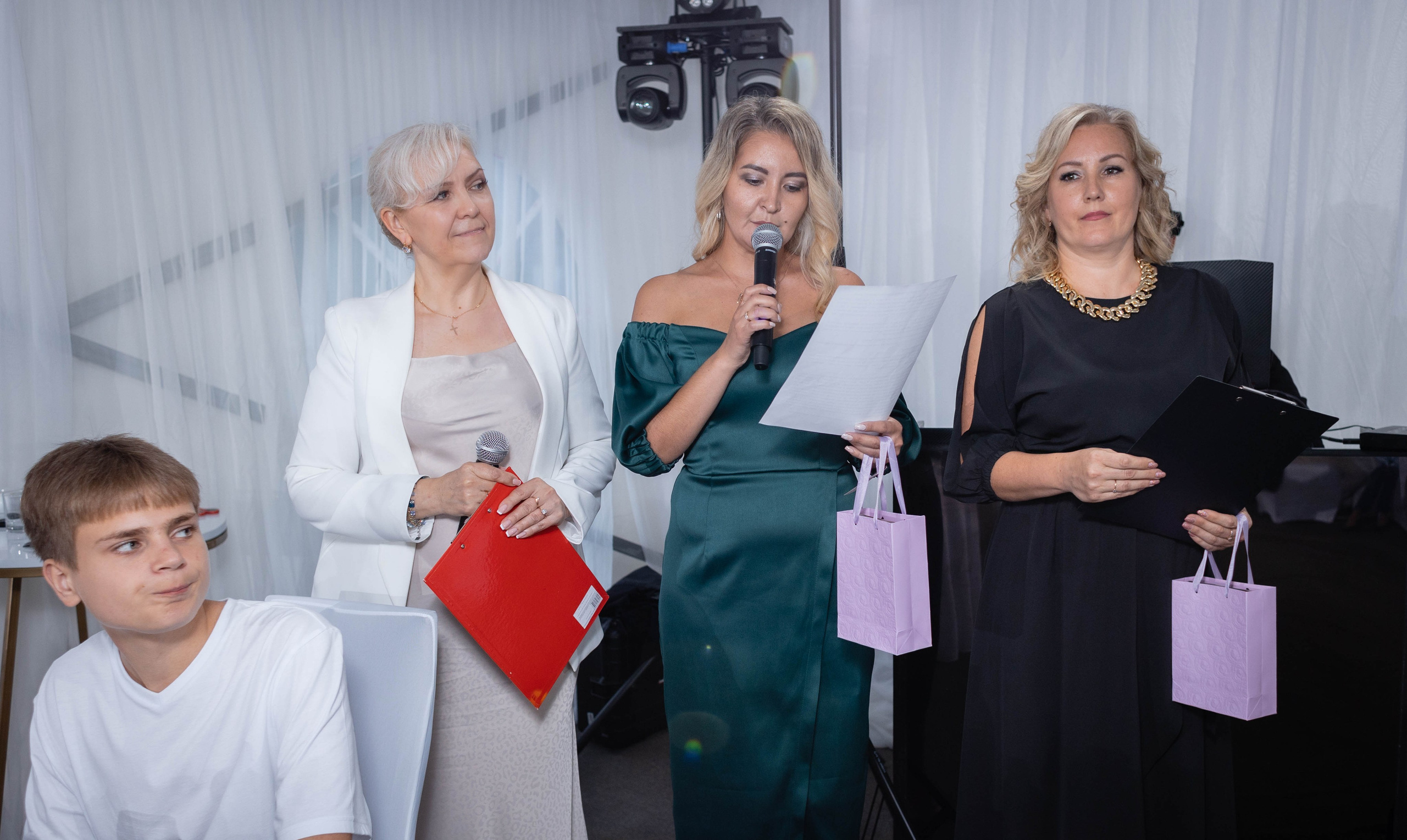 Выпуск 2024 9 кл г. Теплая. Фотограф Татьяна Орлова