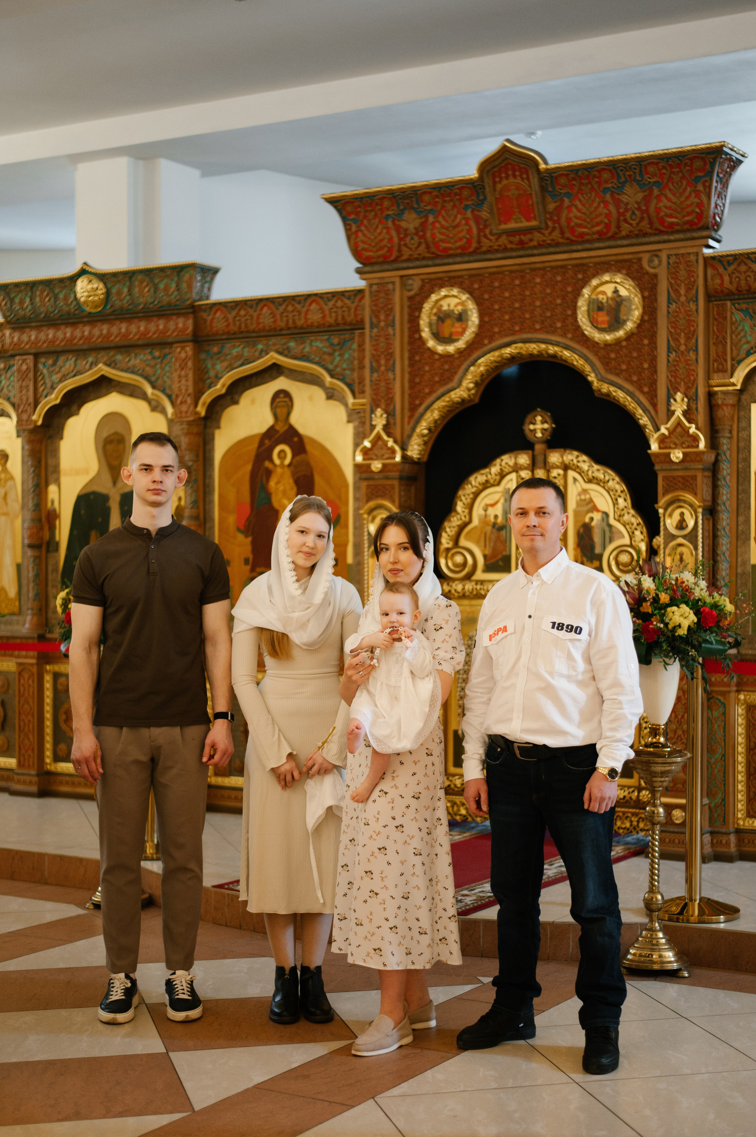 Фотограф на крещение. Фотосессия таинства крещения. Храм блаженной Матроны Московской в Дмитровском. Семейный и свадебный фотограф в Москве Татьяна Николаева