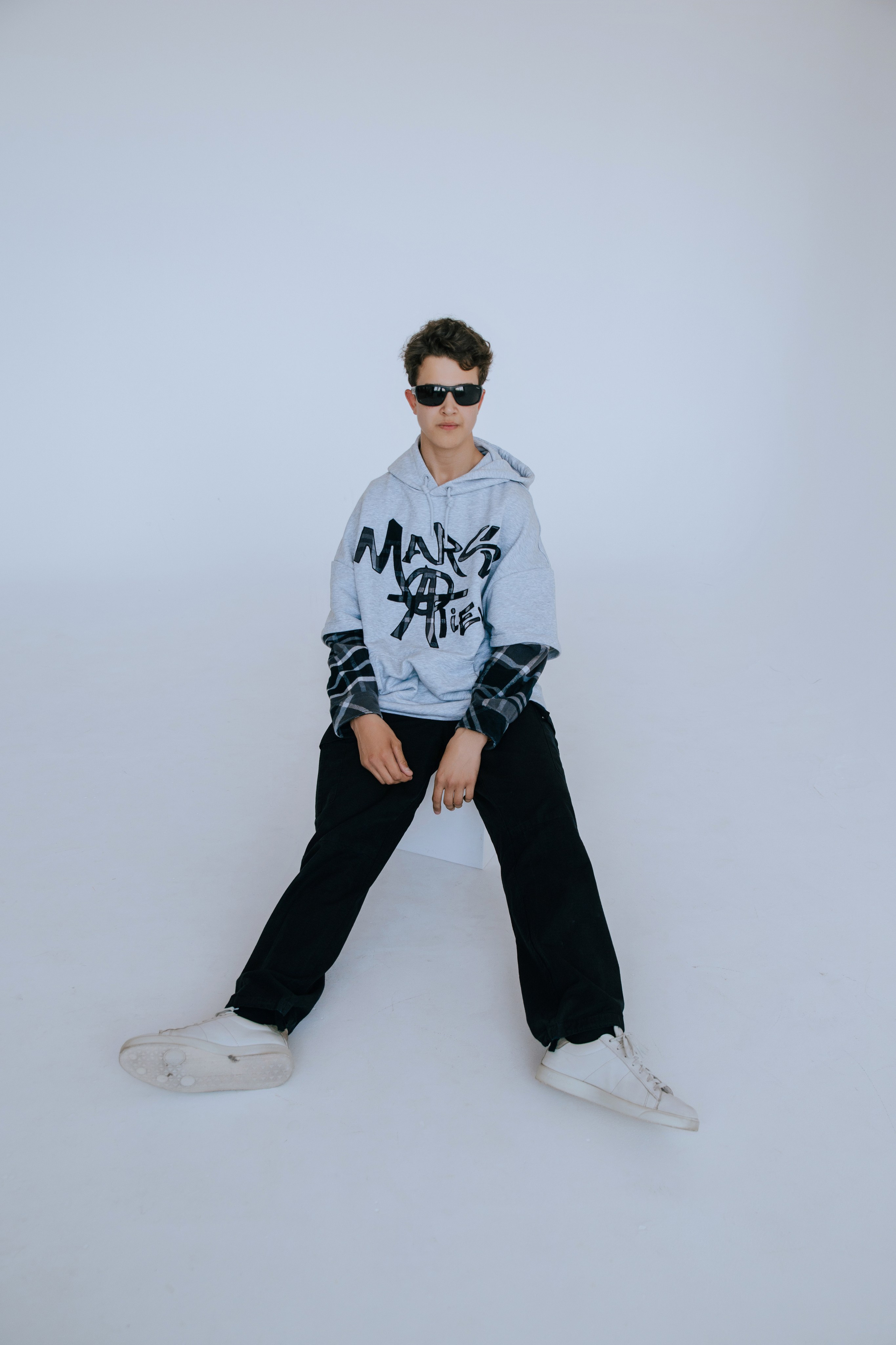 Гимназия им. Сайбеля — Выпуск 2024, 9 класс. Фотограф Ярмишко Дарья. Выпускные фотокниги