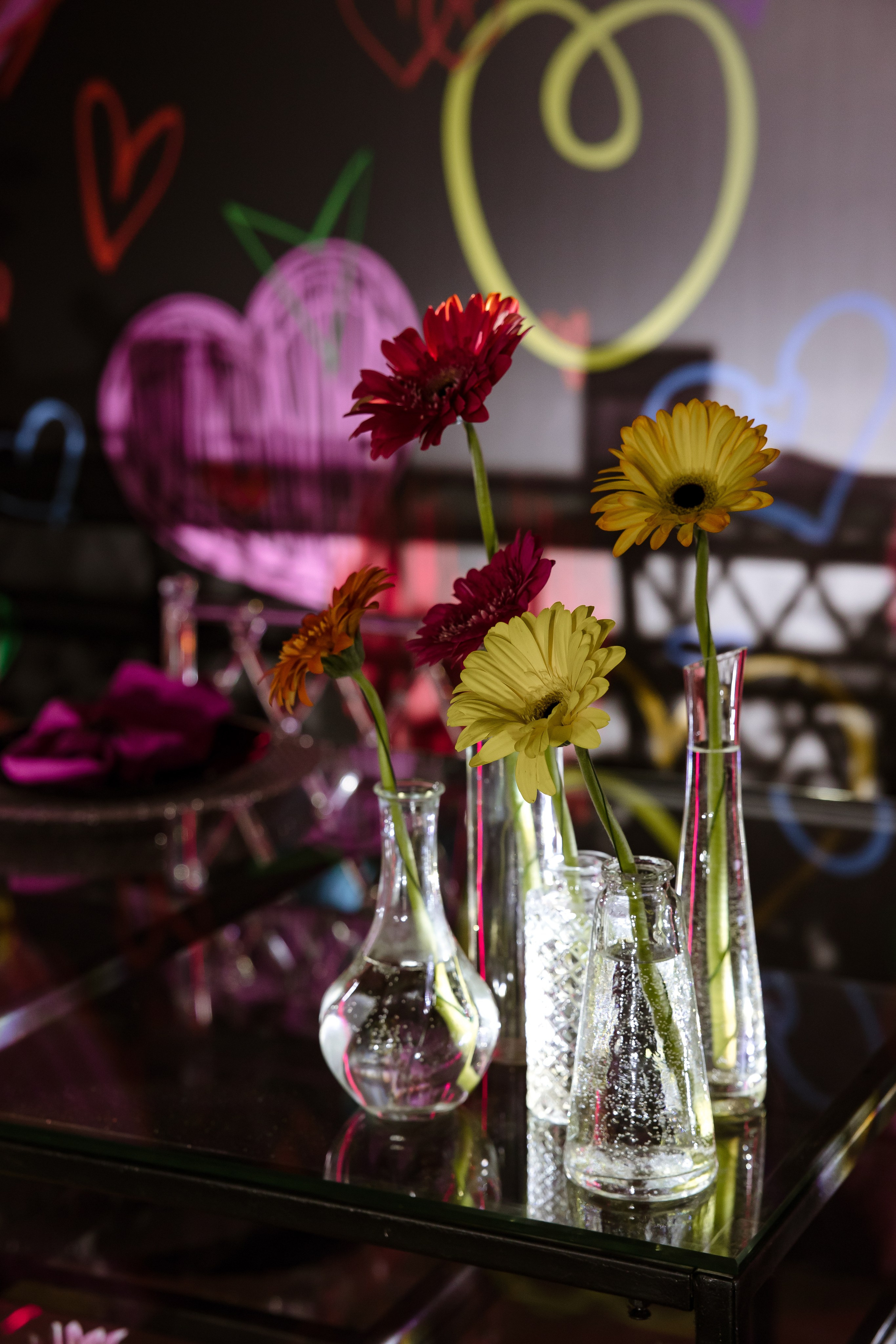 Яркая неоновая свадебная фотосессия в «Нет на карте». Свадебный и семейный фотограф в Самаре и Тольятти | Елена Топанцева