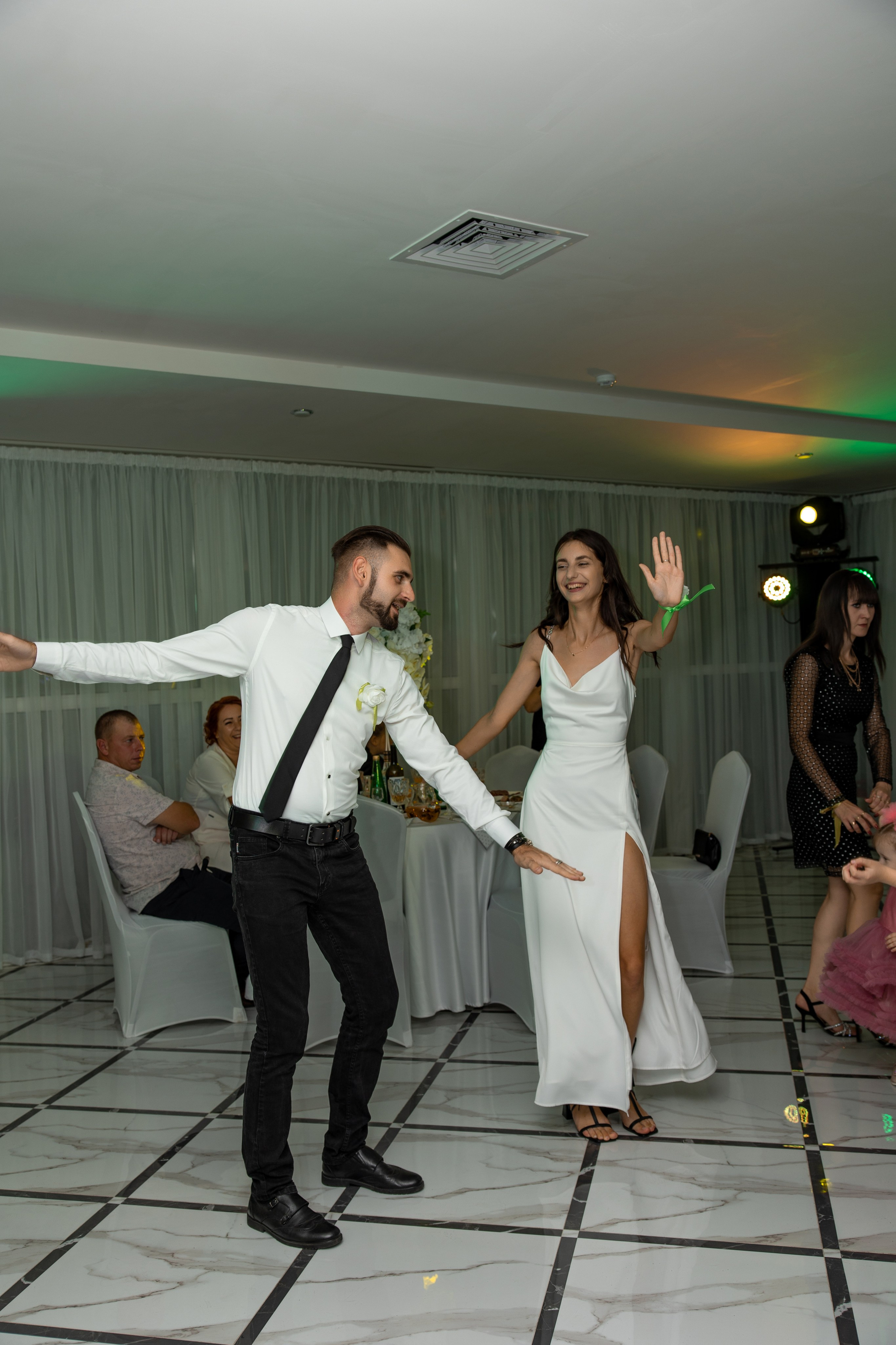 Виталий и Софья. Видеосьемка, фотосьемка свадеб, юбилеев, утренников в Краснодарском кр