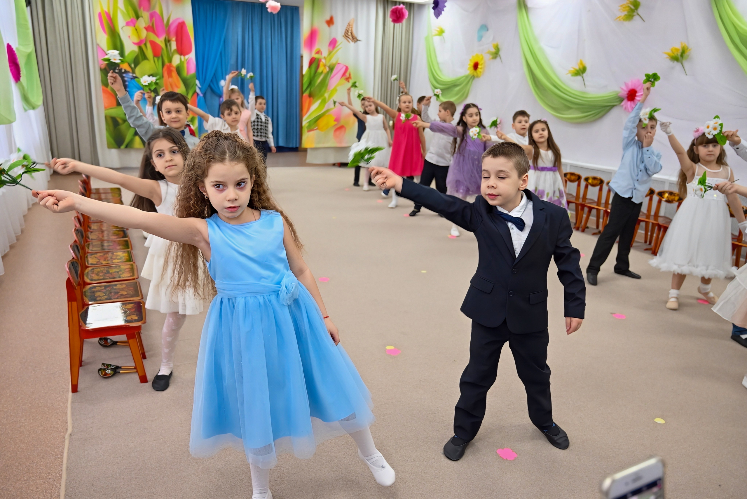 Праздник в группе Цветик семицветик. Семейный и детский фотограф Москва