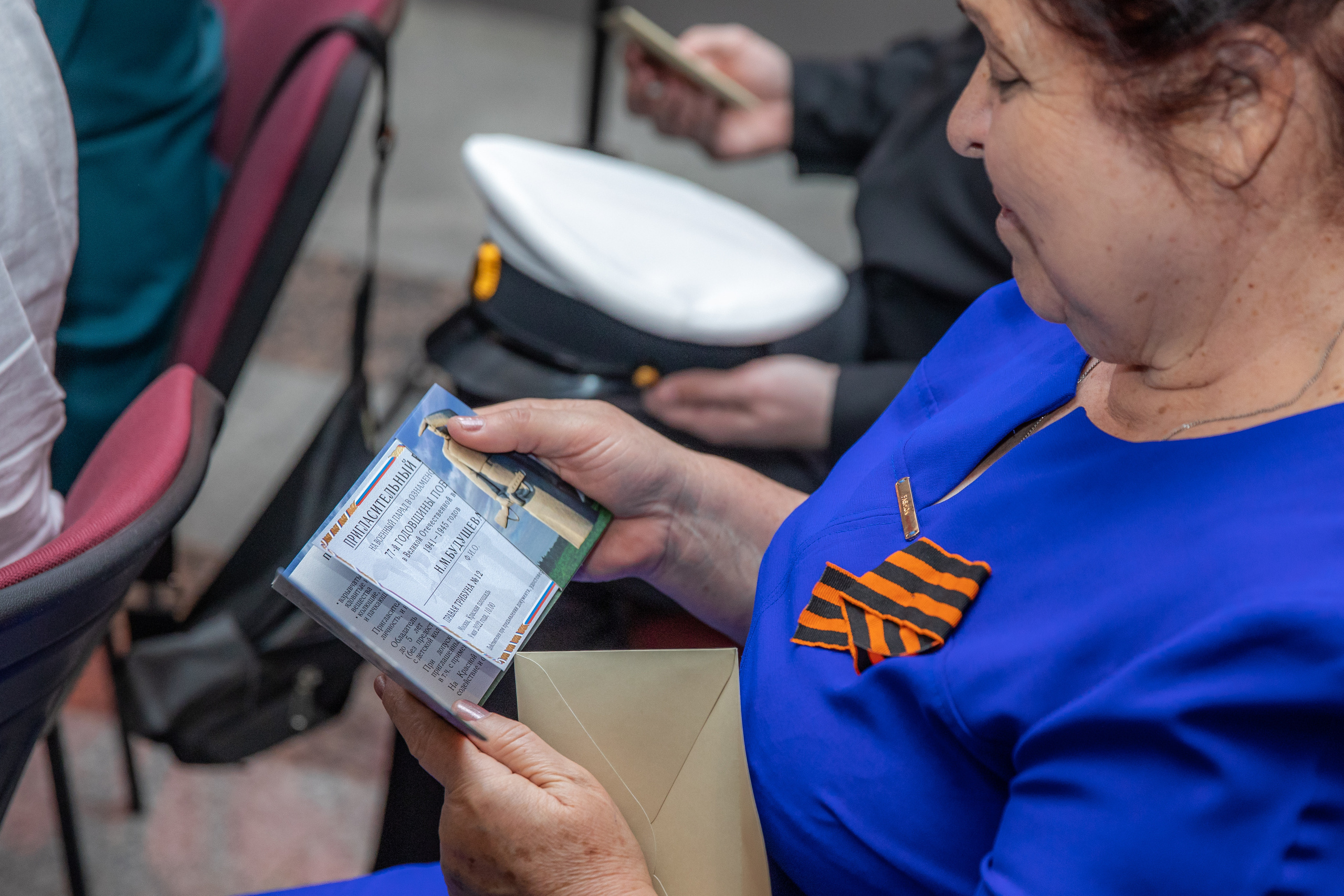 Вручение приглашений на Парад Победы победителей «Диктанта Победы» 2022. Фотограф в Москве Ира Никина
