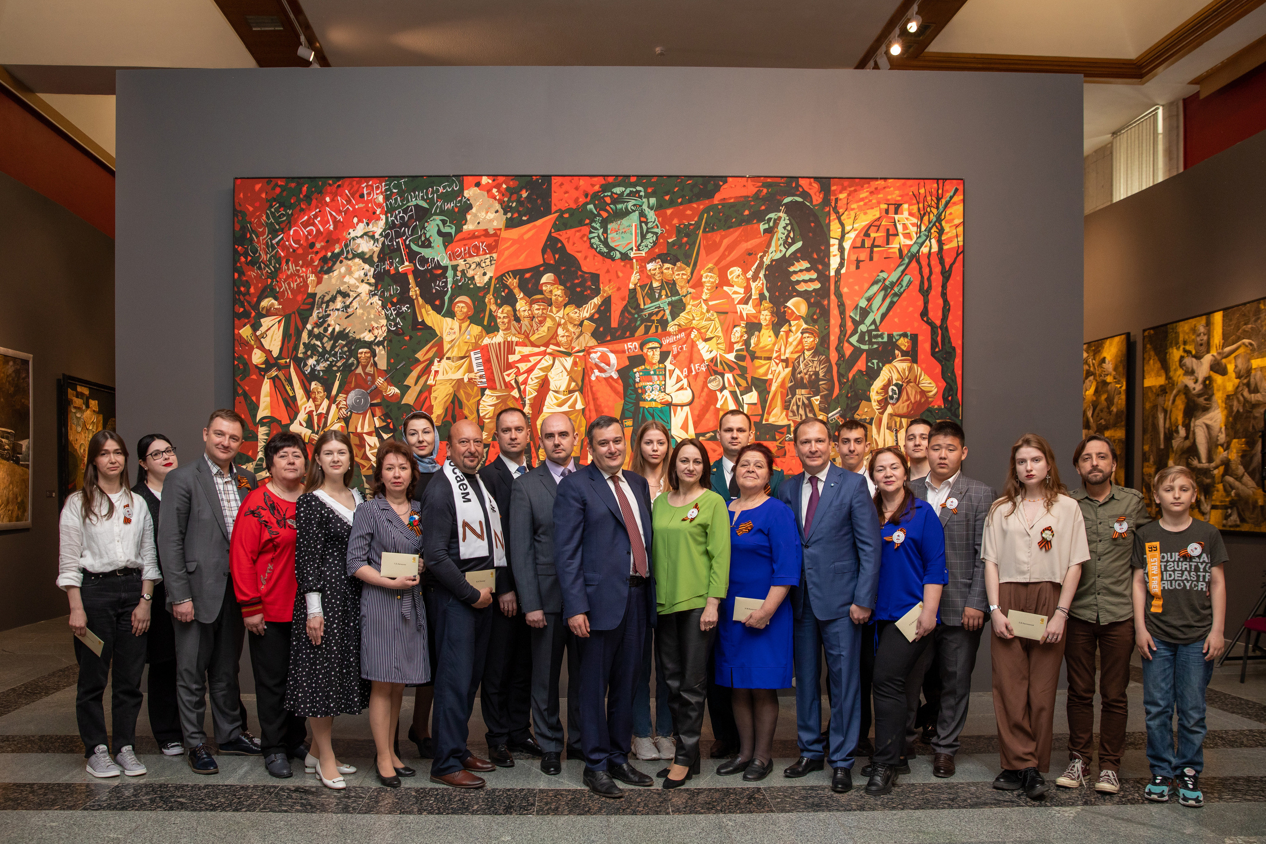 Вручение приглашений на Парад Победы победителей «Диктанта Победы» 2022. Фотограф в Москве Ира Никина