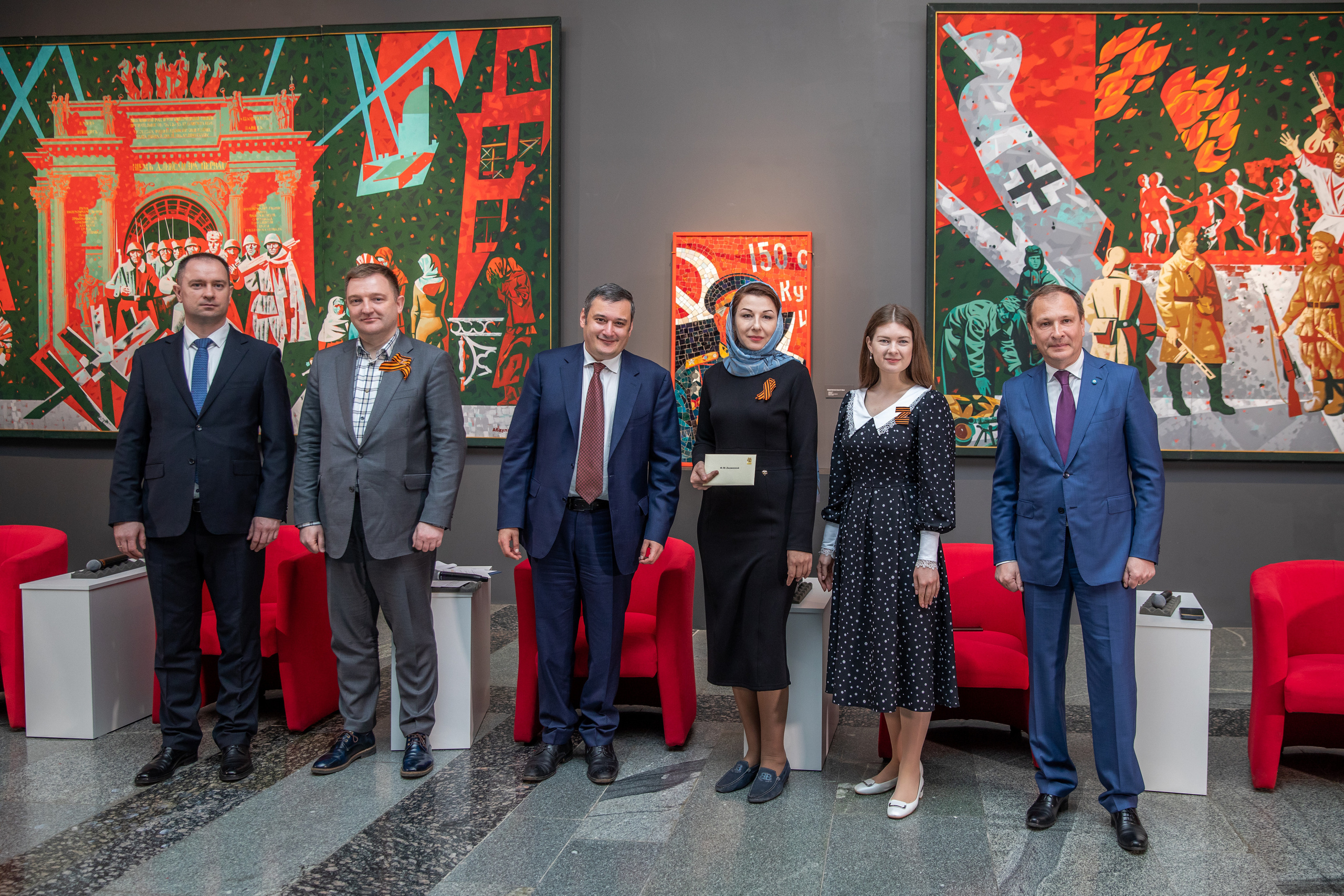 Вручение приглашений на Парад Победы победителей «Диктанта Победы» 2022. Фотограф в Москве Ира Никина