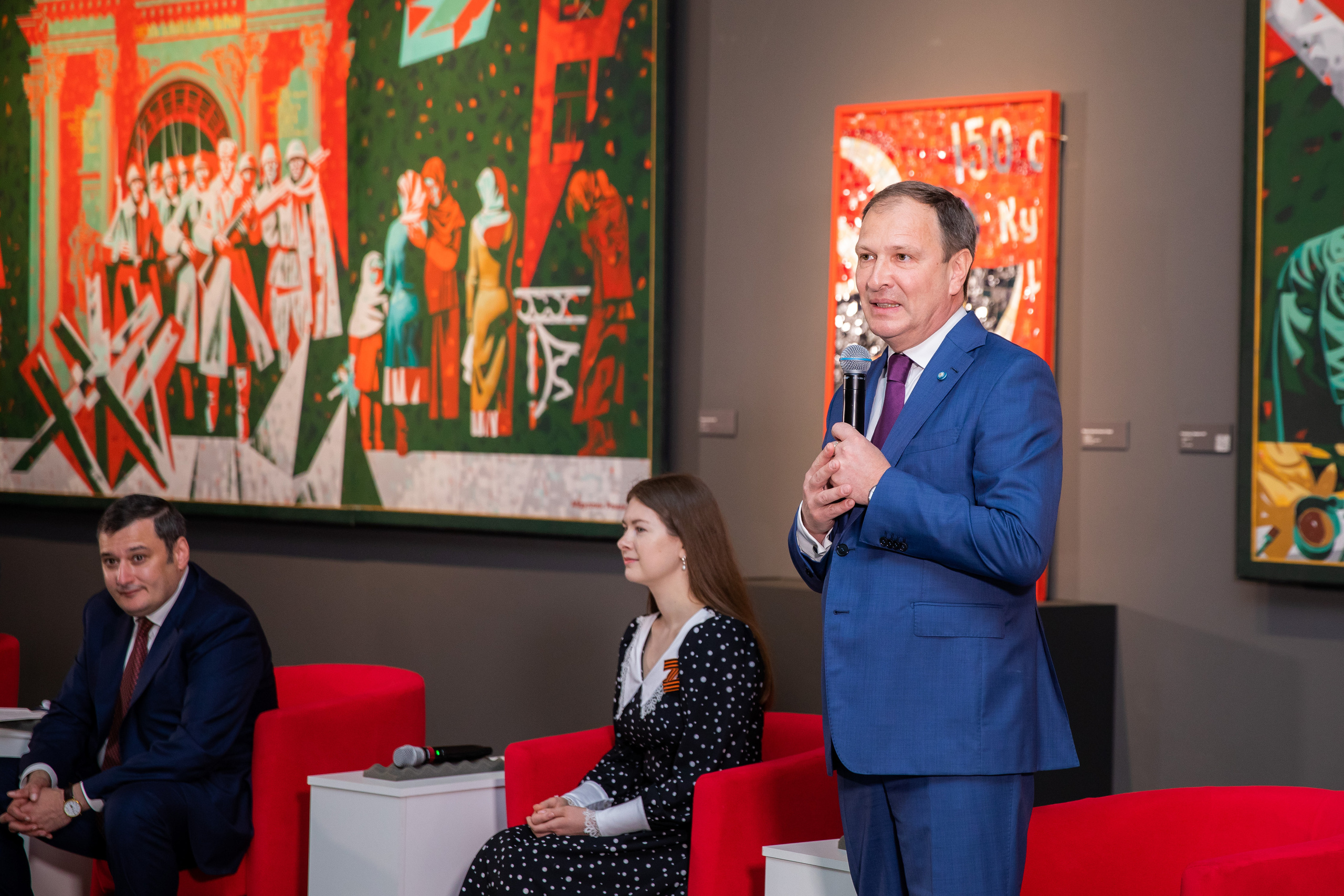 Вручение приглашений на Парад Победы победителей «Диктанта Победы» 2022. Фотограф в Москве Ира Никина