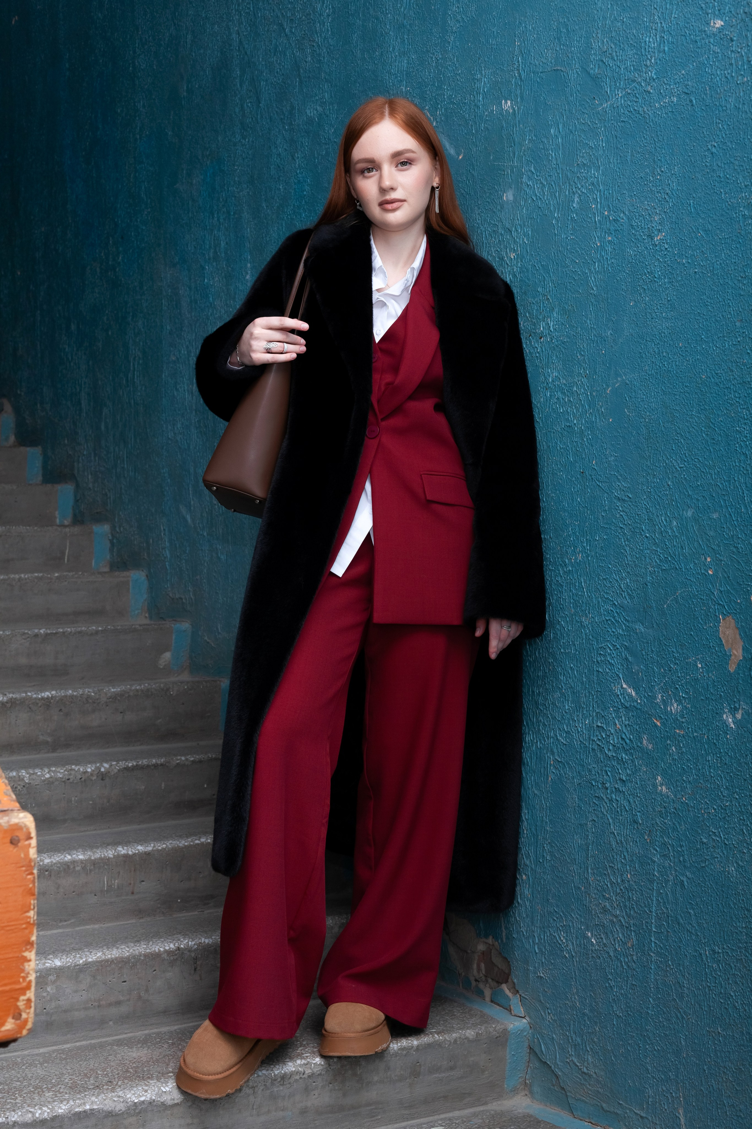 Фото в подъезде: Контраст эпох, контраст стилей, контраст красоты. Фотограф в Томске Евгения Гуляева