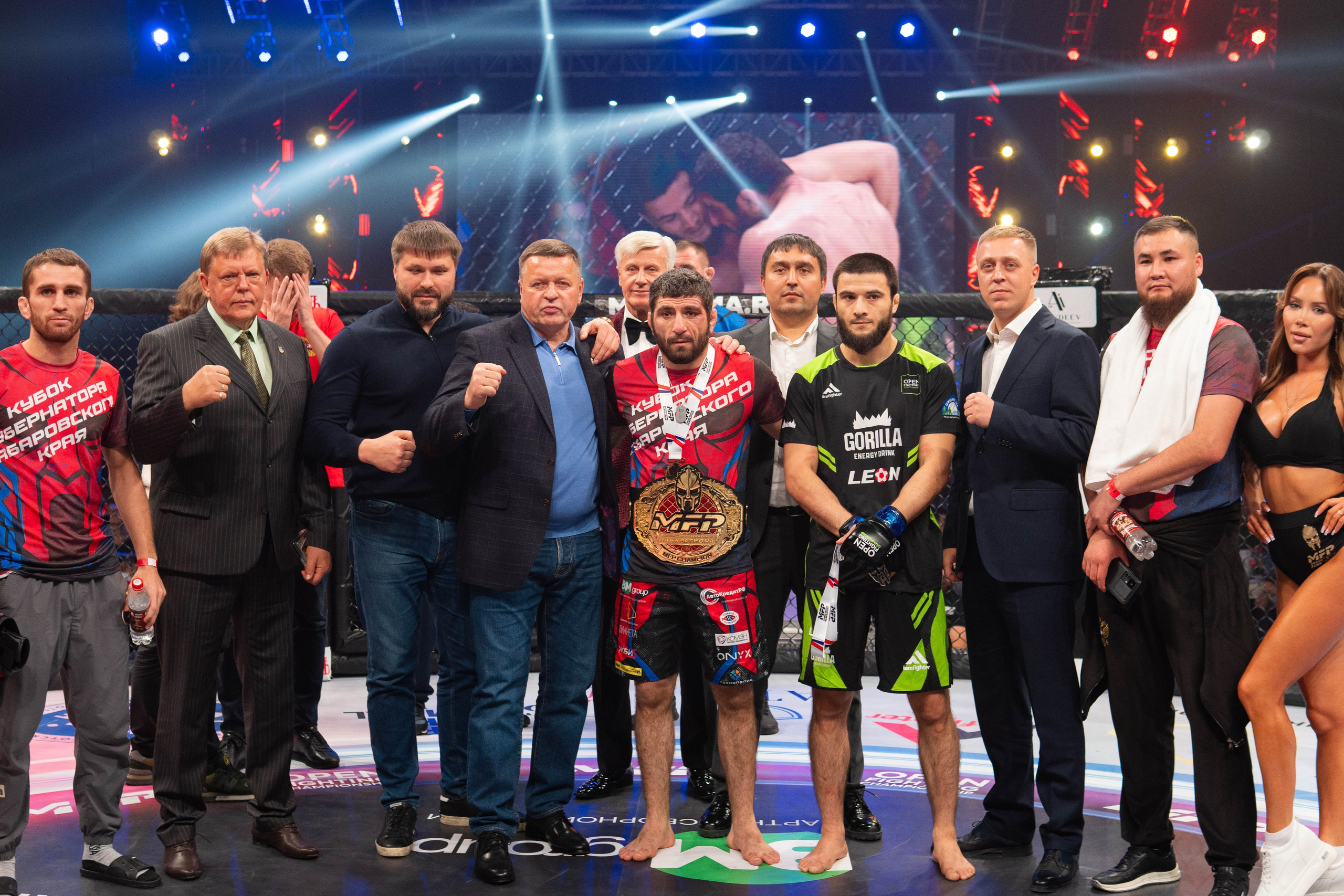 Спортивный и репортажный фотограф в Хабаровске Дергачев Дмитрий запечатлел фото бойцов и знаменитых личностей Демешин,  Поветкин, Харитонов, спортсменов на соревнованиях по панкратиону