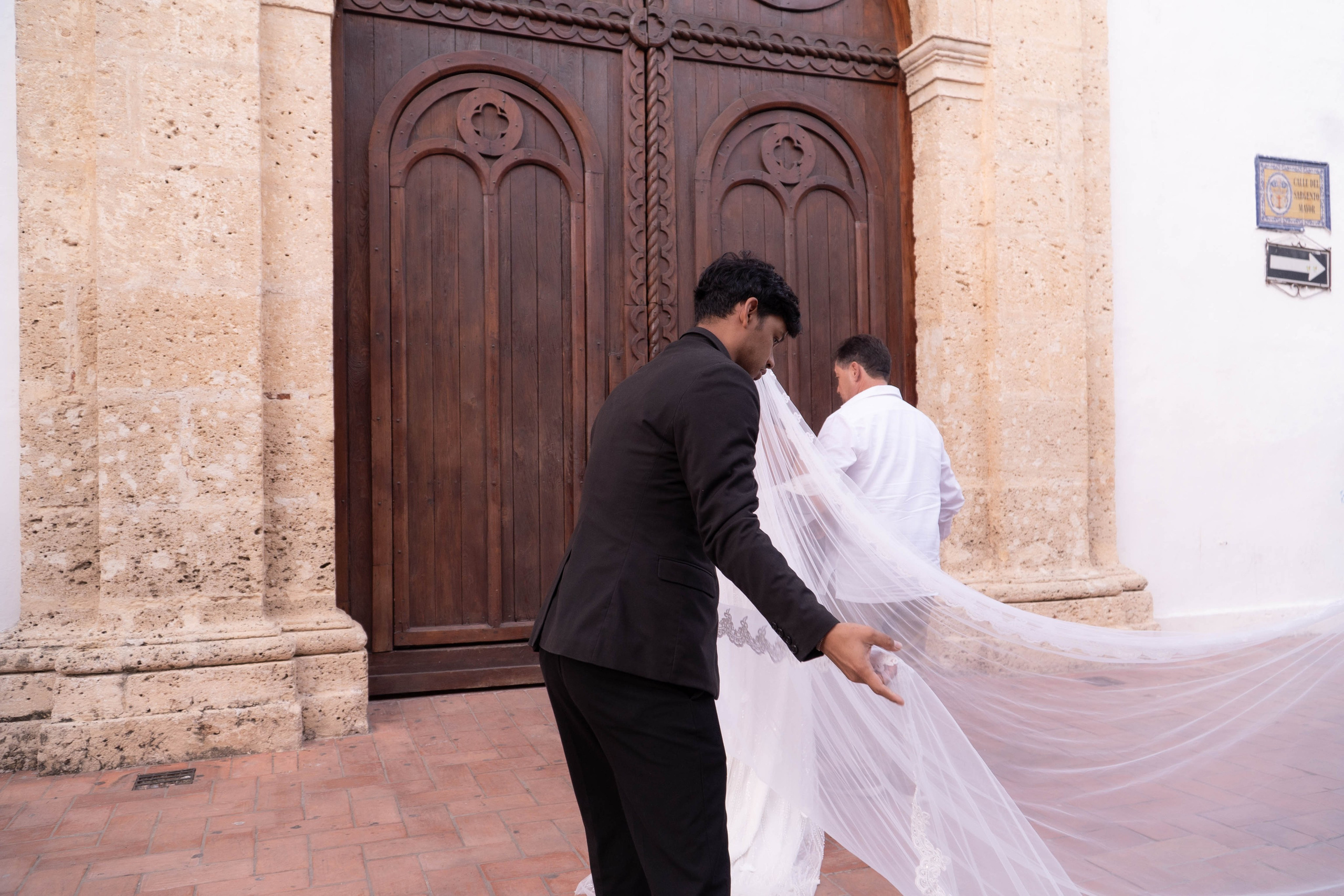 Catalina and Romain. Wedding Photographer in Barcelona and Medellin