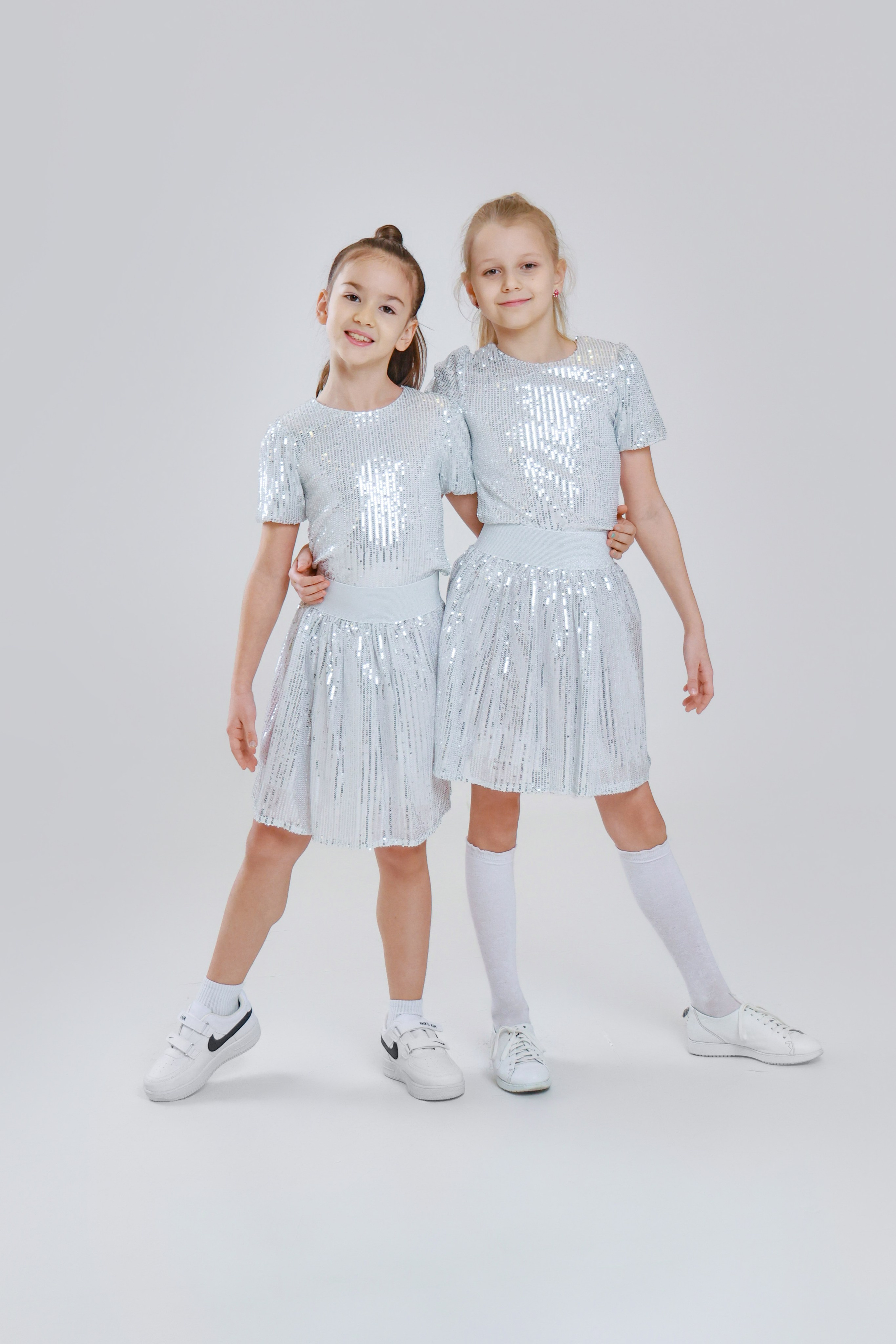 Фото детских платьев для рекламы на маркетплейсах. Фотограф, видеограф