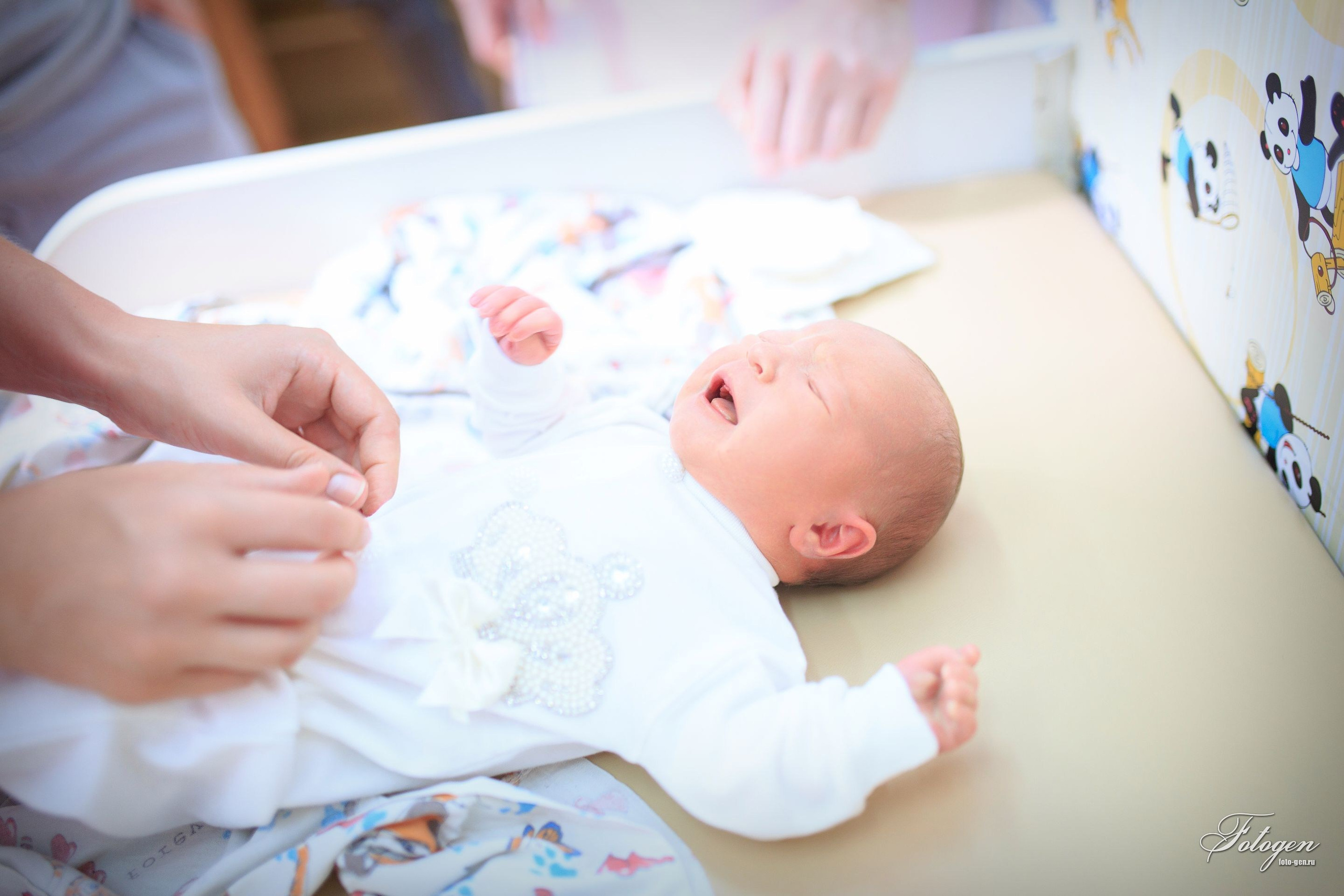 Фотосессия выписки из роддома в Краснодаре | Портфолио Fotogen. Интерьерная фотостудия FOTOGEN г. Краснодар