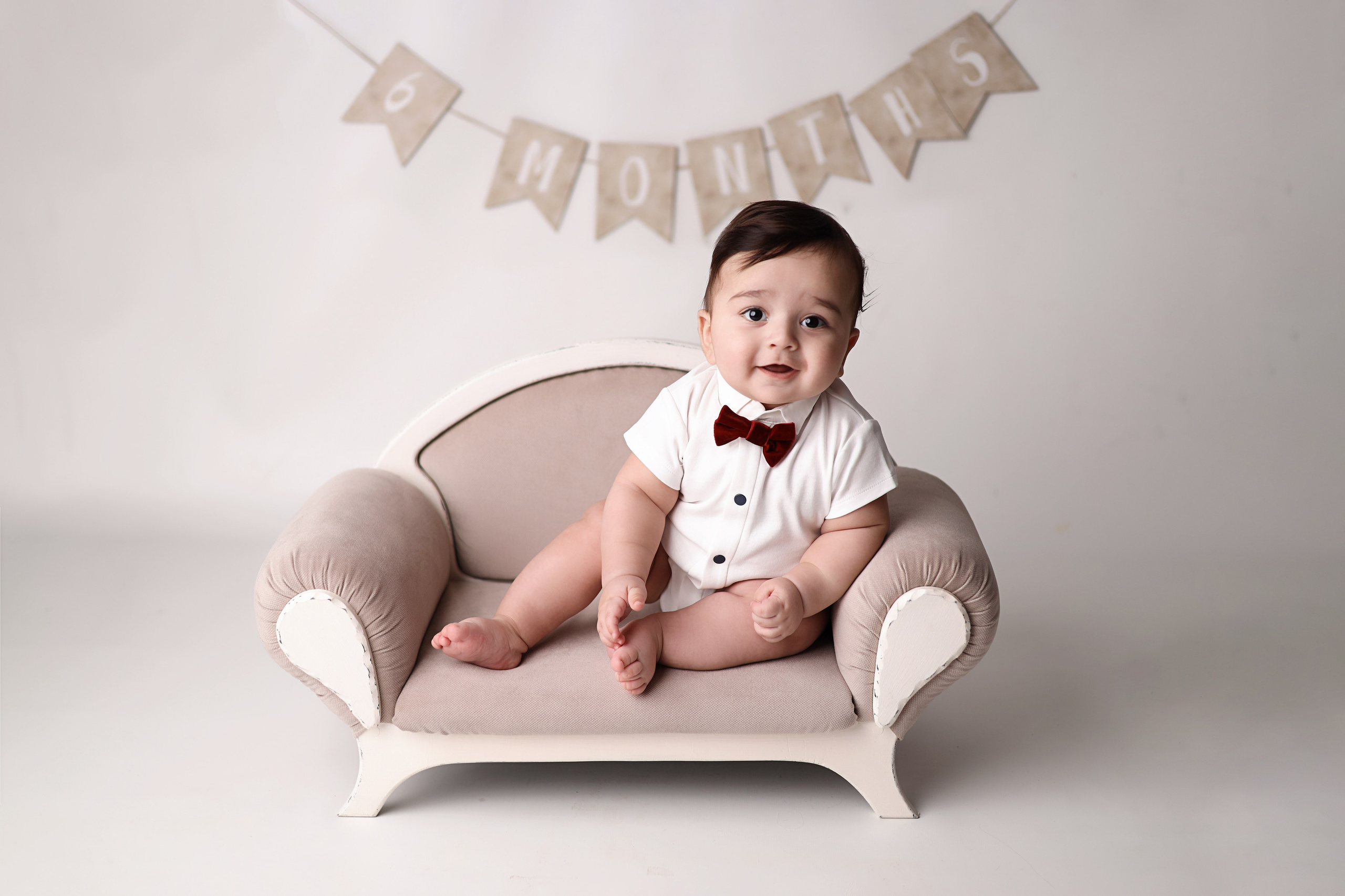 Азнавуру 6 месяцев. Фотограф новорожденных Москва. Ньюборн фотограф Москва