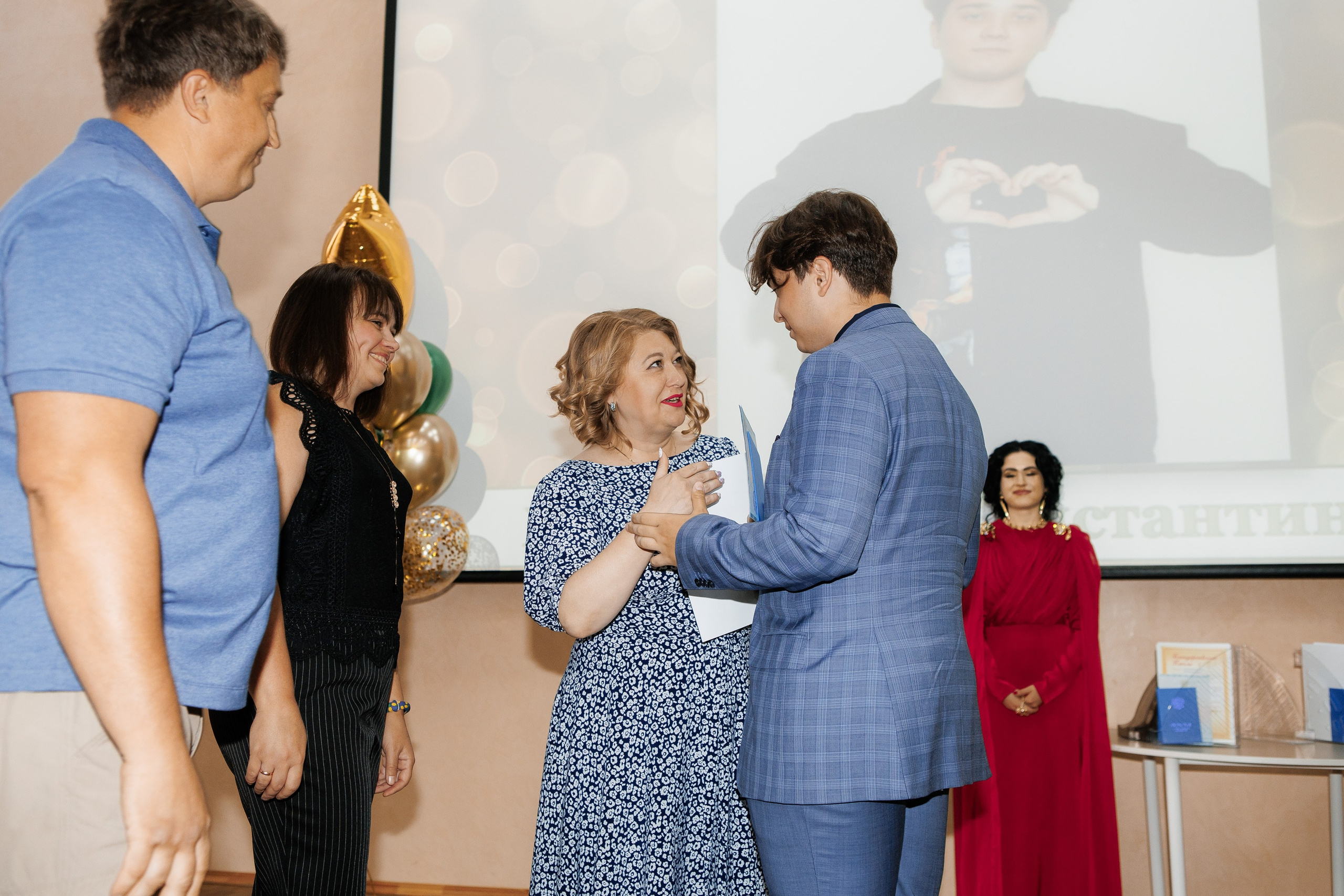 Выпускной Гимназия 12 2024 г. Свадебный и портретный Фотограф в Липецке Дмитрий Котюков