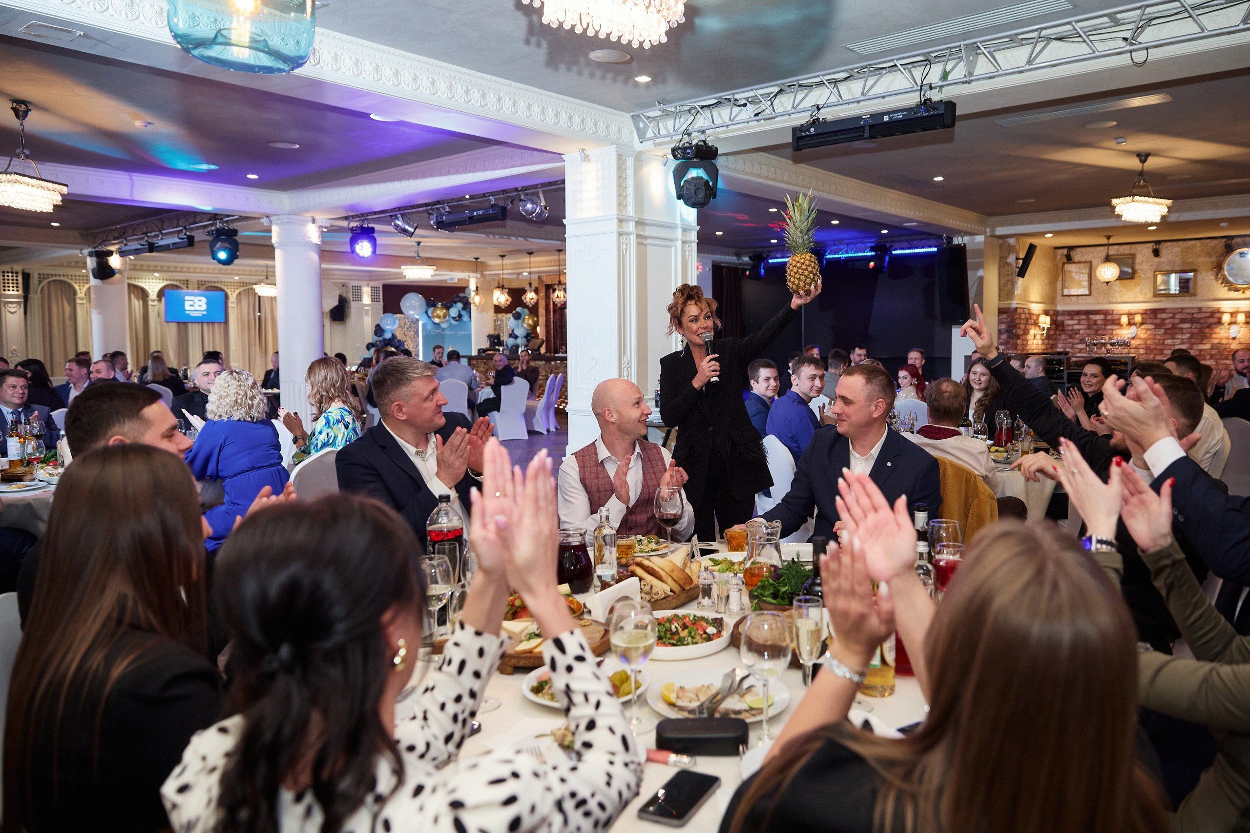 E8 / Новогодний корпоратив. Другой взгляд на фотографию