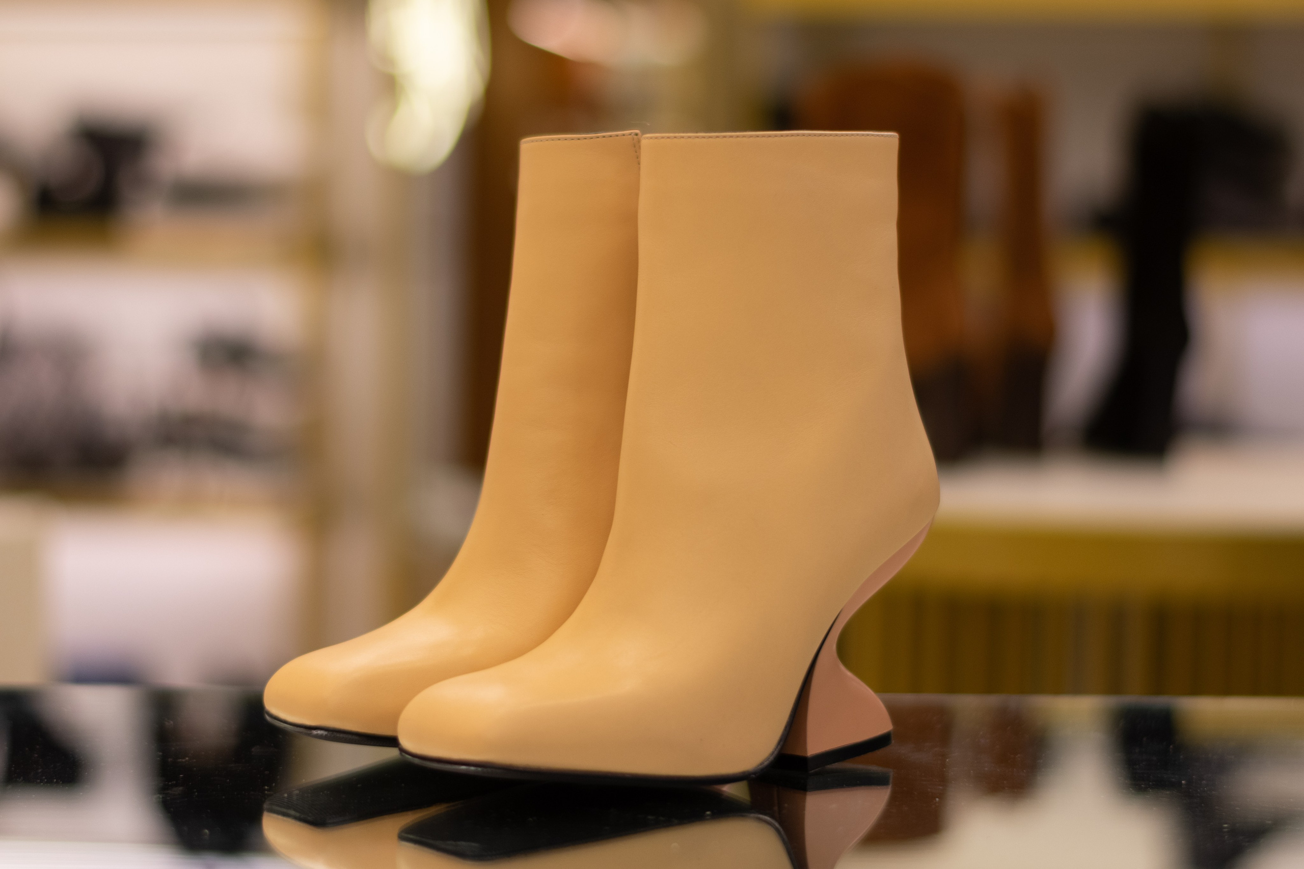 Для организаций. Предметная фотосессия для обувного магазина Capsula. Фотограф/видеограф Богдан Голованов