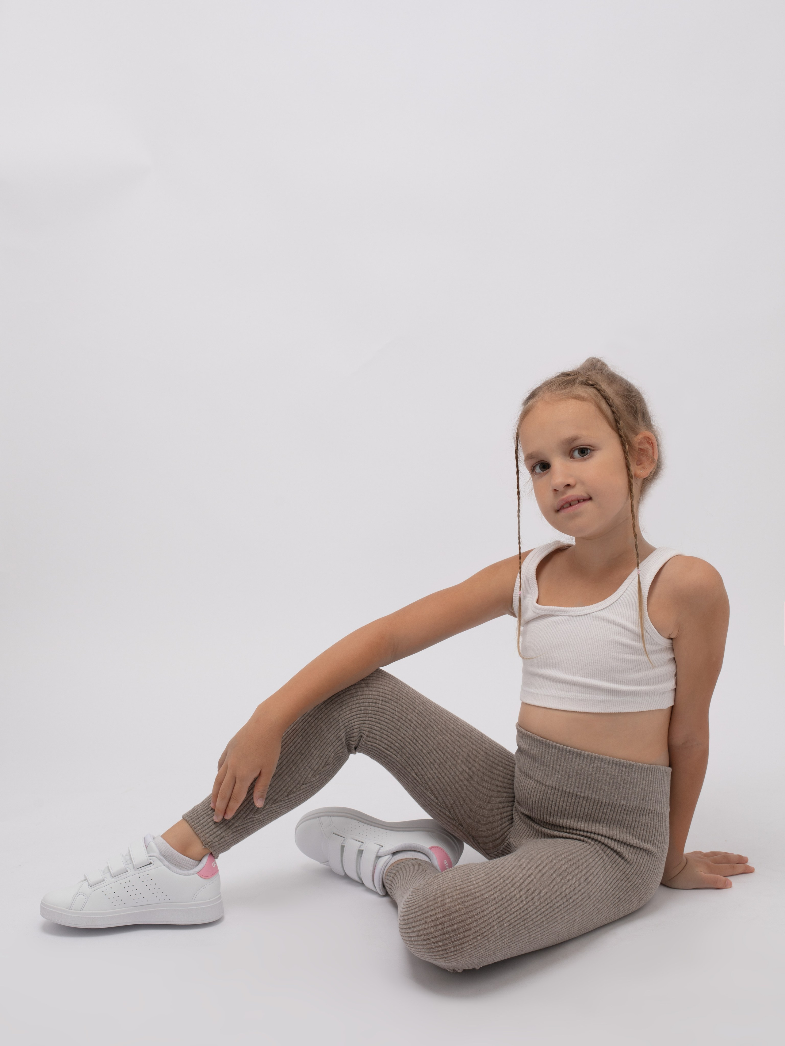 Детские лосины. Фотостудия предметной и модельной съёмки для маркетплейсов