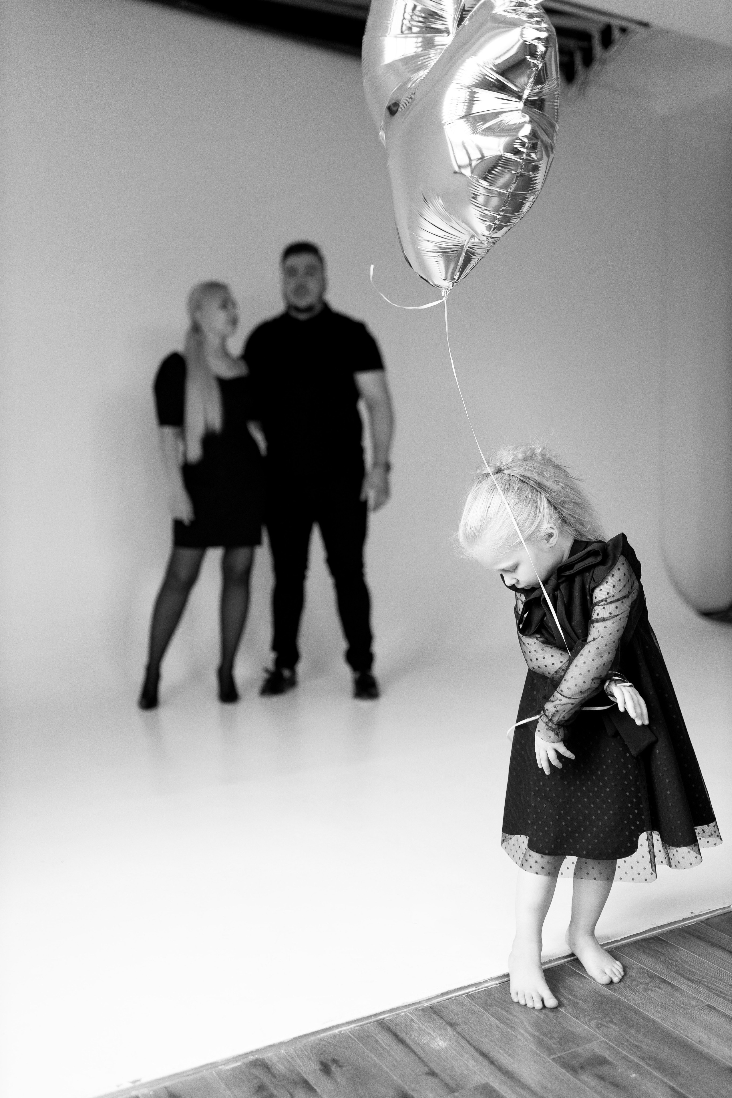 Семейная фотосессия монохром. Свадебный и семейный фотограф в Алматы Алексей Балышев