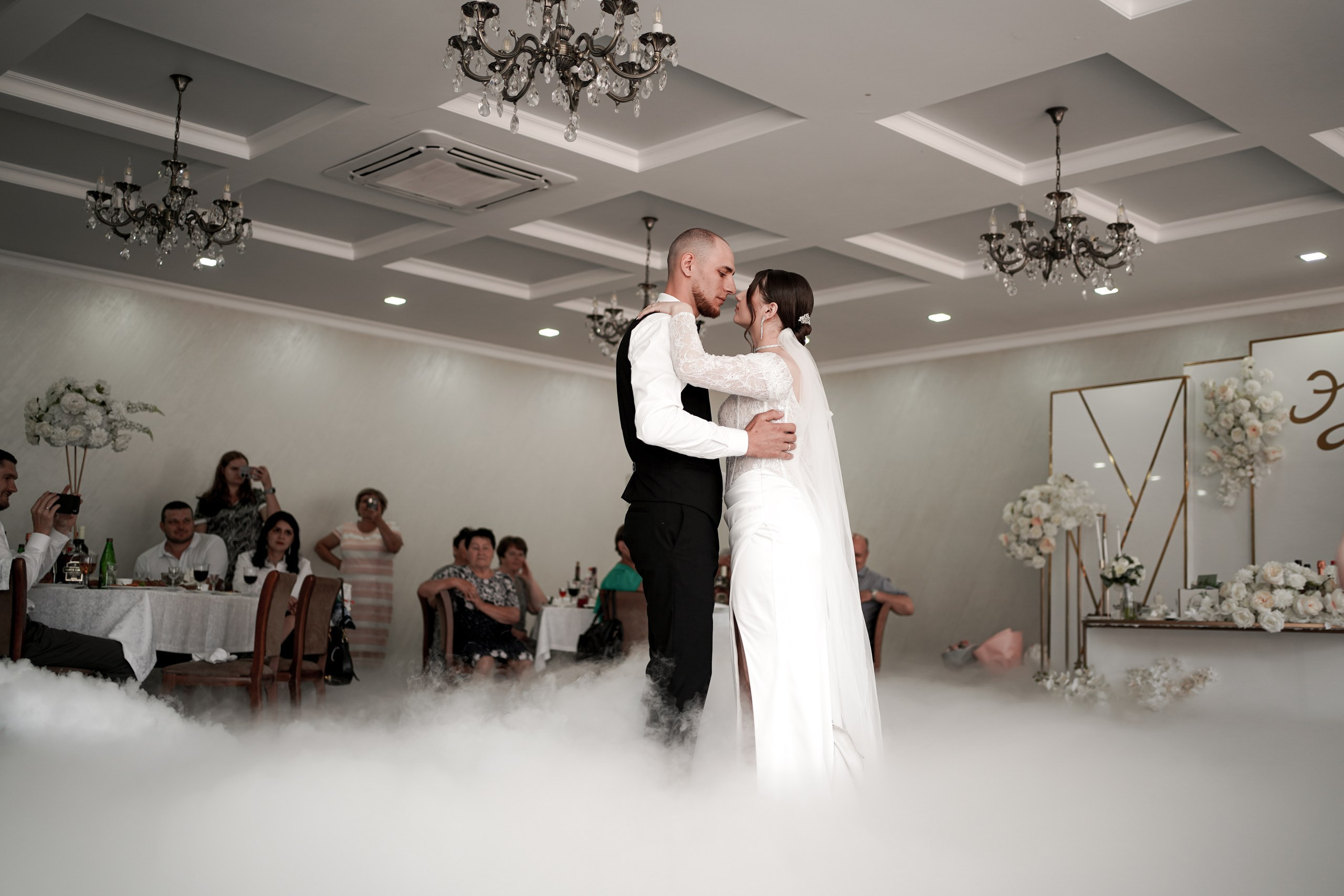 Эдуард и Анастасия на свадебной фотосессии в Новочеркасске. Свадебный фотограф в Ростове-на-Дону. Таинство Крещения и Венчания, семейные фотосессии. Алёна Чёботова