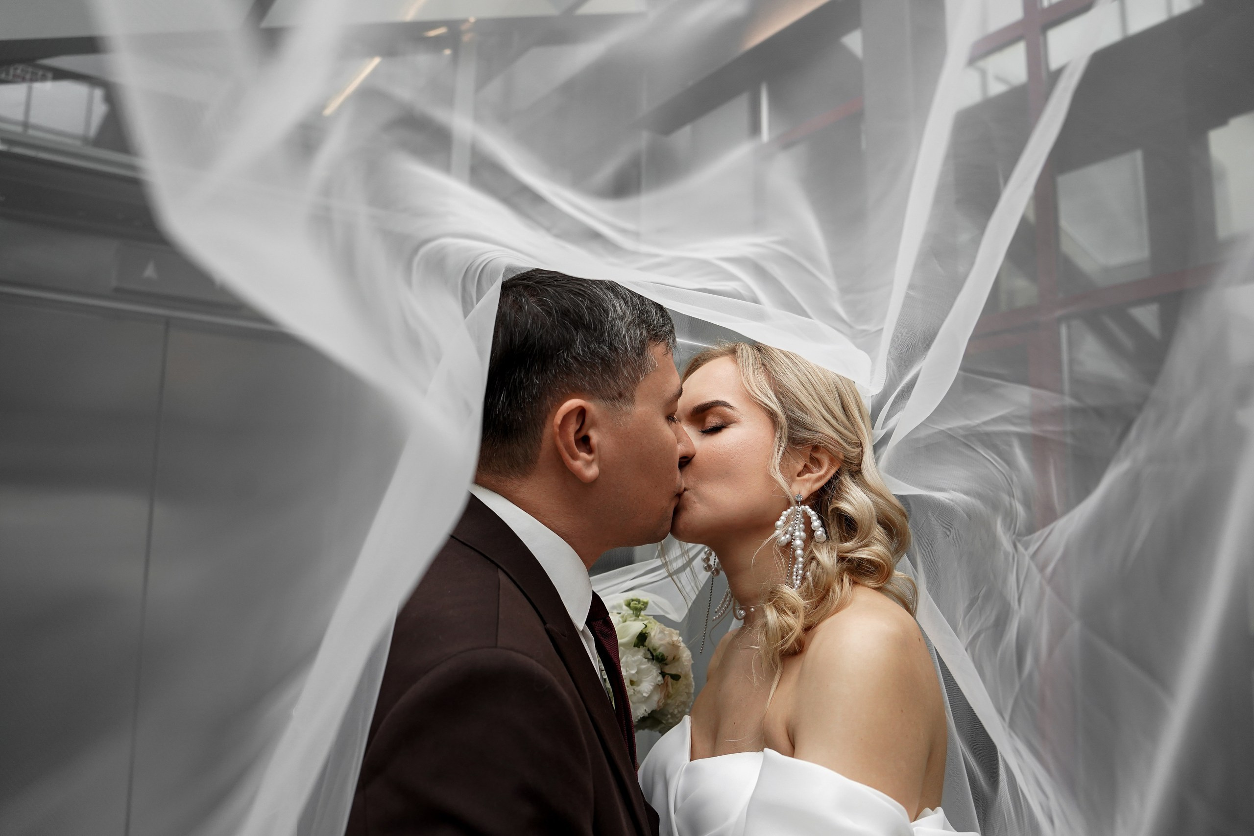 Свадебная фотосессия «4 часа». Отель Резиденция в Ростове-на-Дону. Кадры молодоженов на природе. Фотосессия банкета 1 час. Свадебный фотограф в Ростове-на-Дону. Таинство Крещения и Венчания, семейные фотосессии. Алёна Чёботова