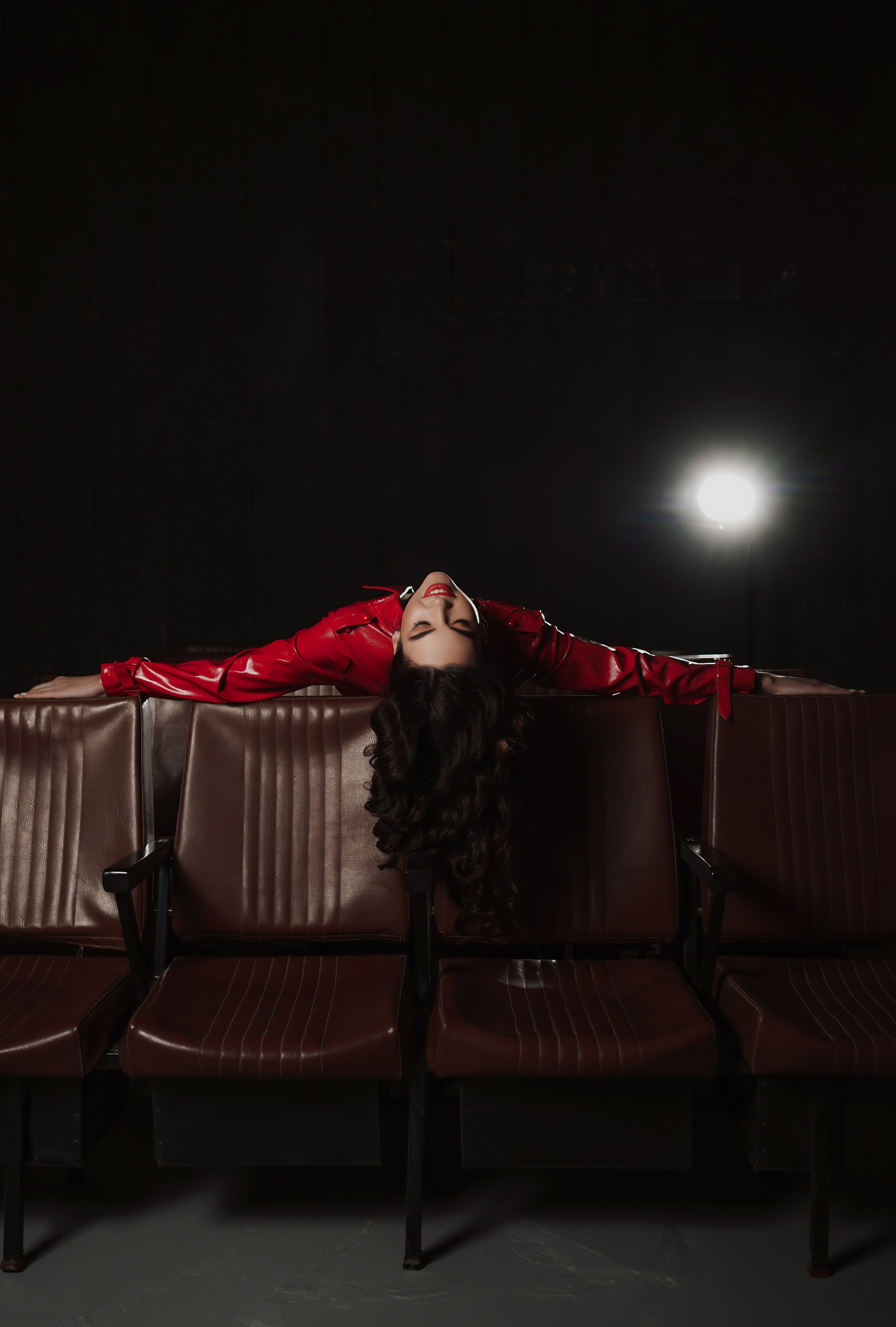 Женский фотограф Ростов-на-Дону, Новочеркасск, Аксай. Фотосессия в фотостудии. Кинотеатр с Валерией. Свадебный фотограф в Ростове-на-Дону. Таинство Крещения и Венчания, семейные фотосессии. Алёна Чёботова