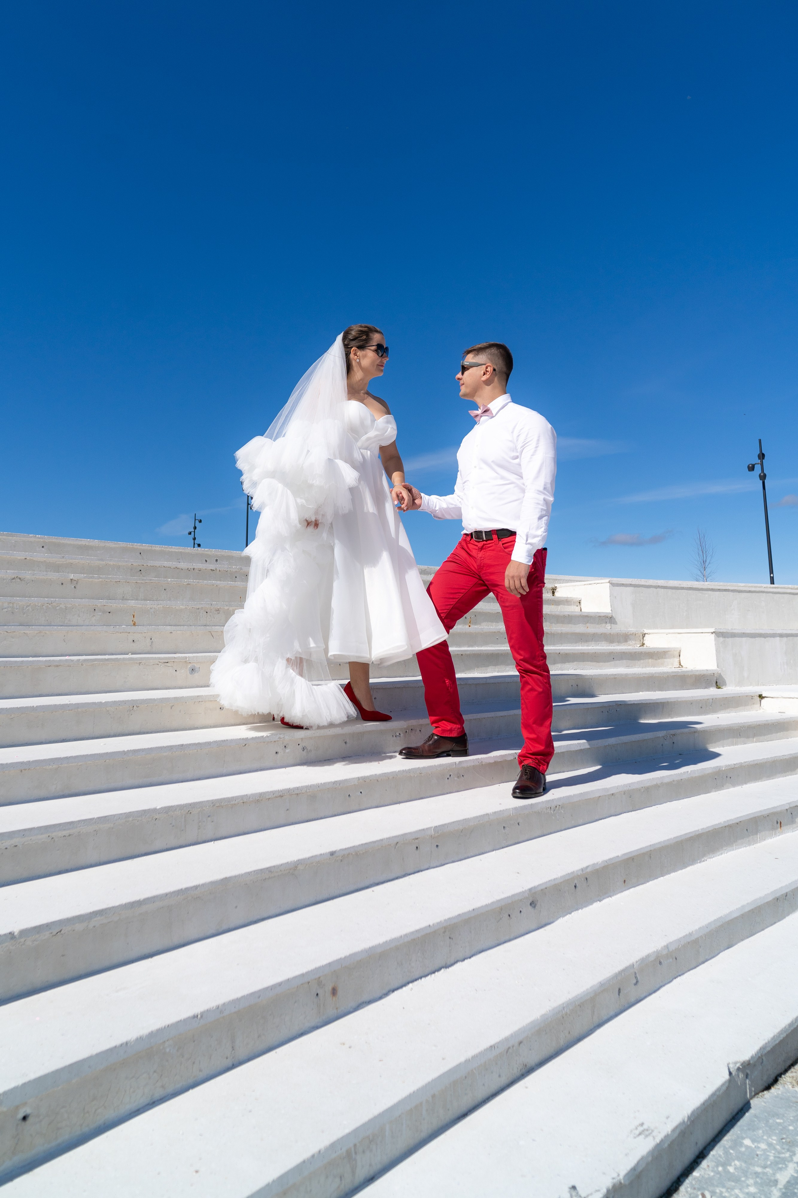 Красивые места для свадебной фотосессии летом в Санкт-Петербурге. Свадебный фотограф Александр Невский в Санкт-Петербурге