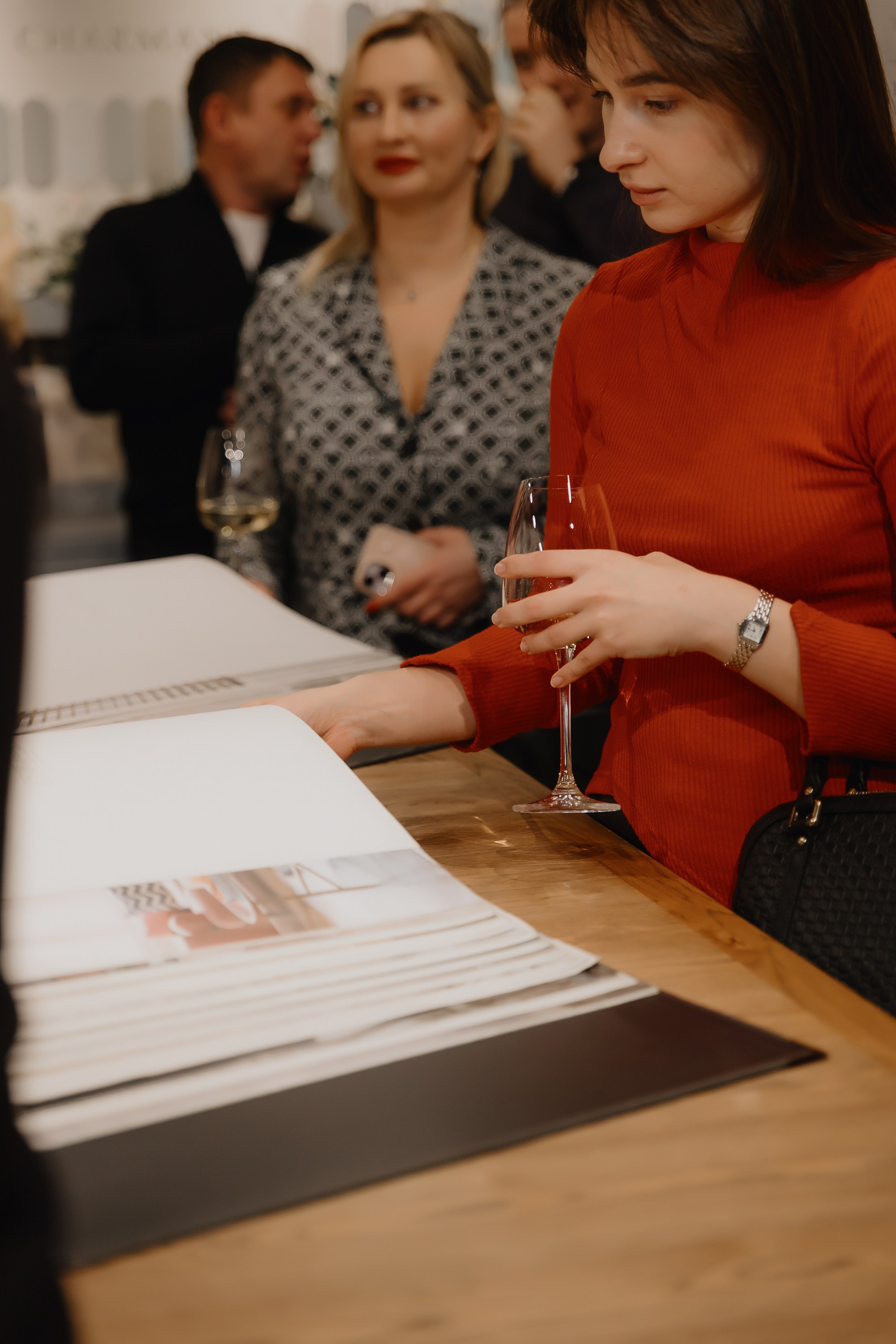 Открытие нового пространства интерьерного салона L. DECO в феврале 2025. L. Deco интерьерный салон. Краски/обои/лепной декор