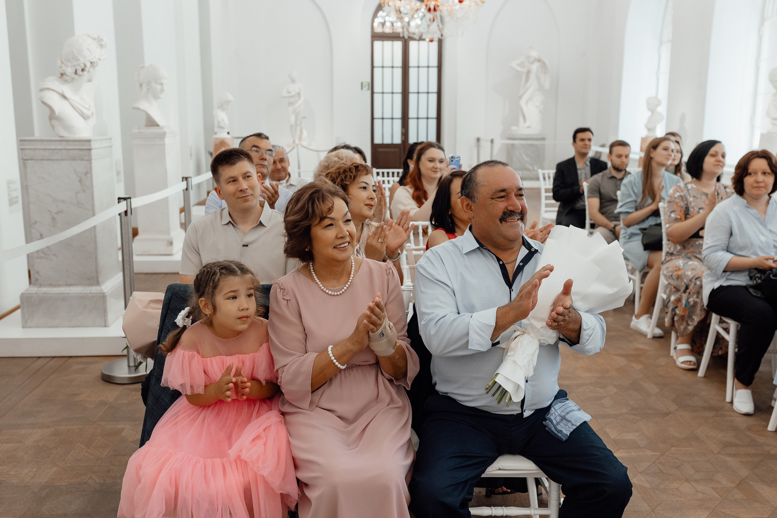 Регистрация брака в Оперном доме Царицыно. Свадебный фотограф в Москве Дарья Олендарёва