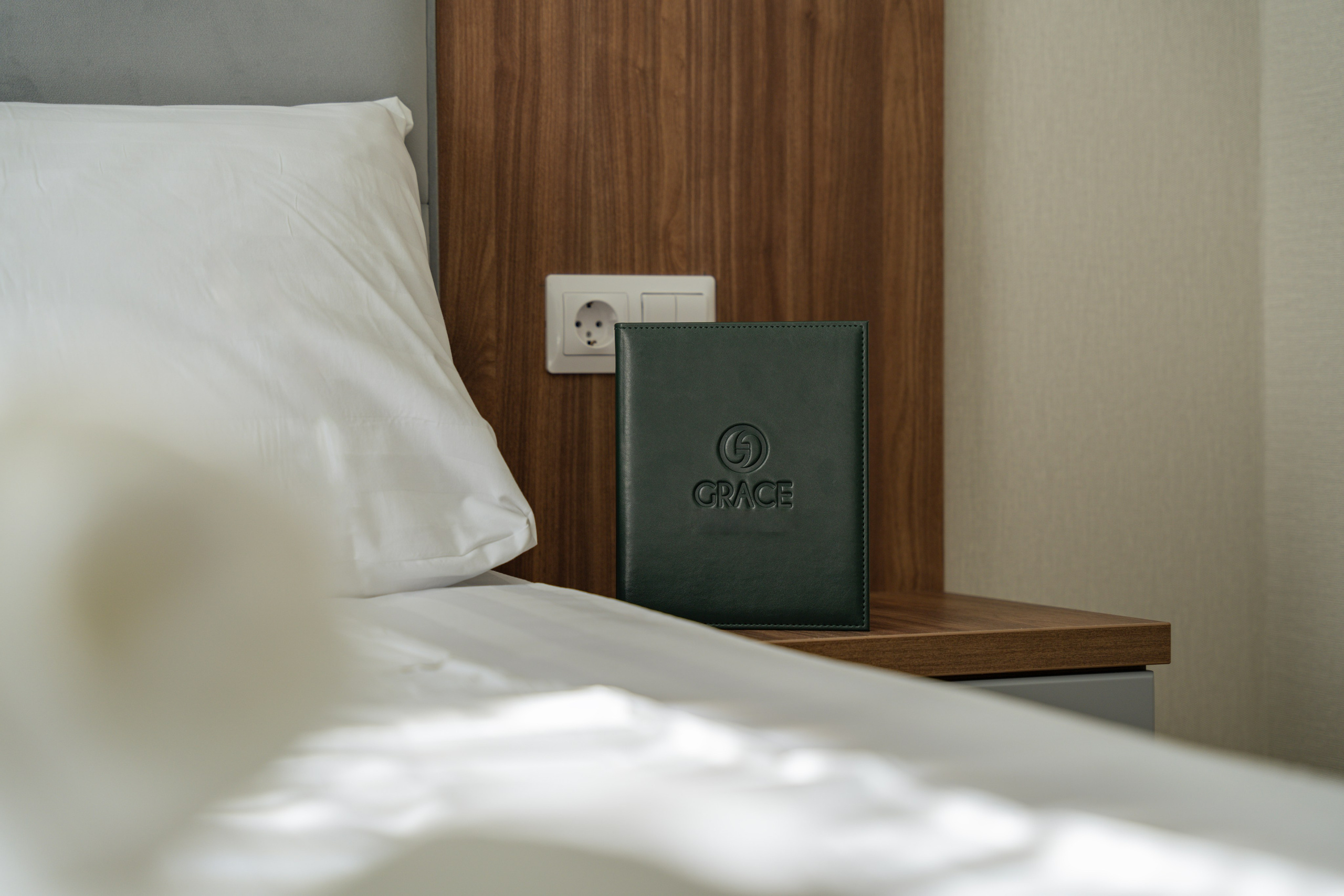 Грейс Бриз. Главная