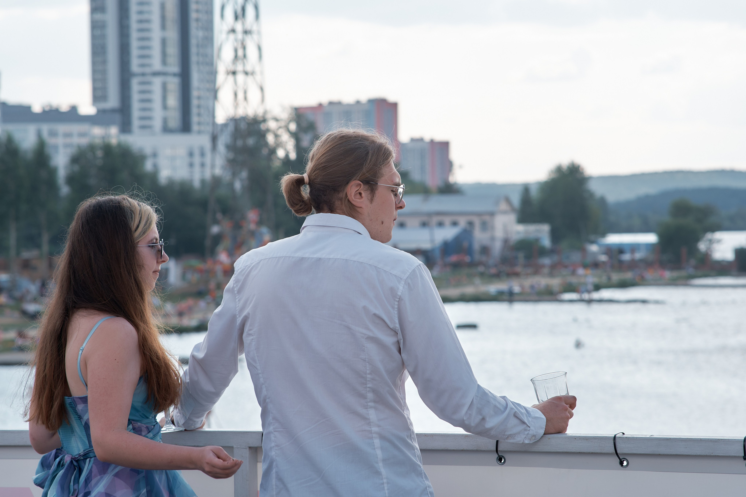 Яхта парус. Свадьба. Свадебный и портретный фотограф в Екатеринбурге Александр Блюденов