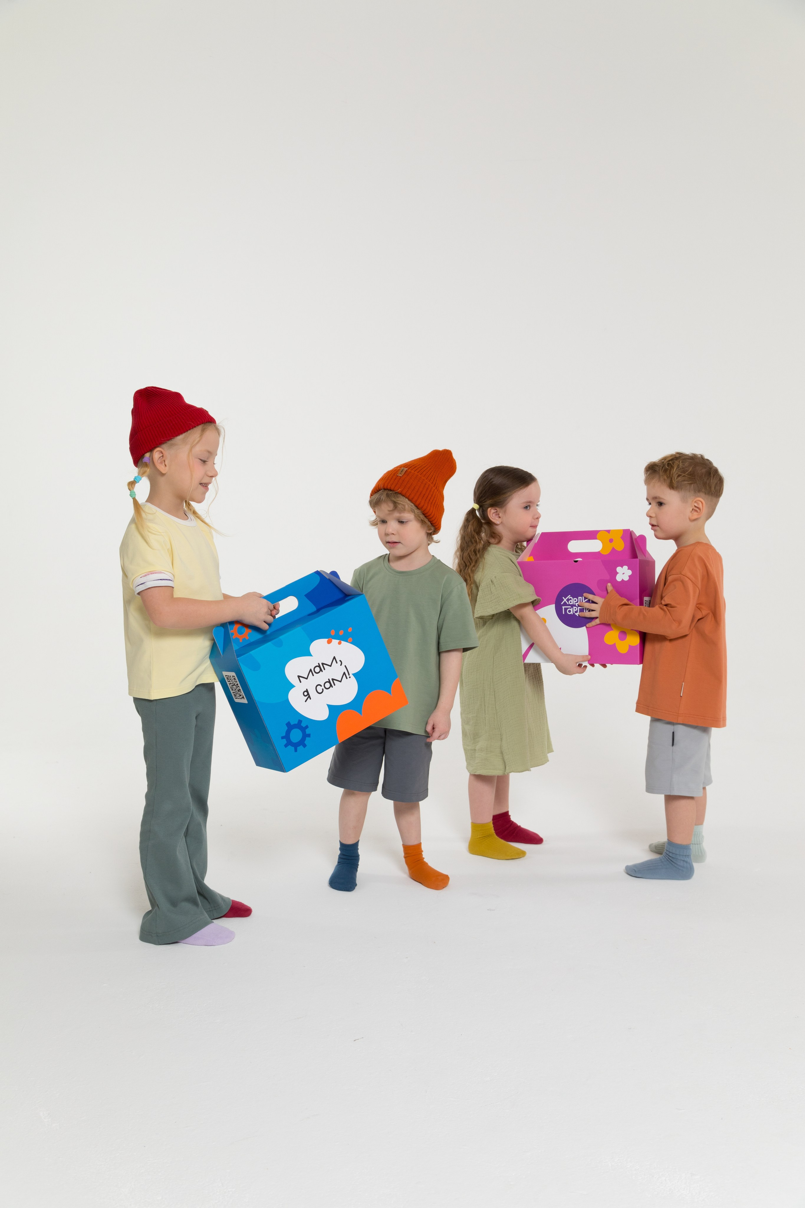 Имиджевая и каталожная съёмка для бренда детских пазлов. Детский и контент фотограф Надя Волкова Санкт-Петербург