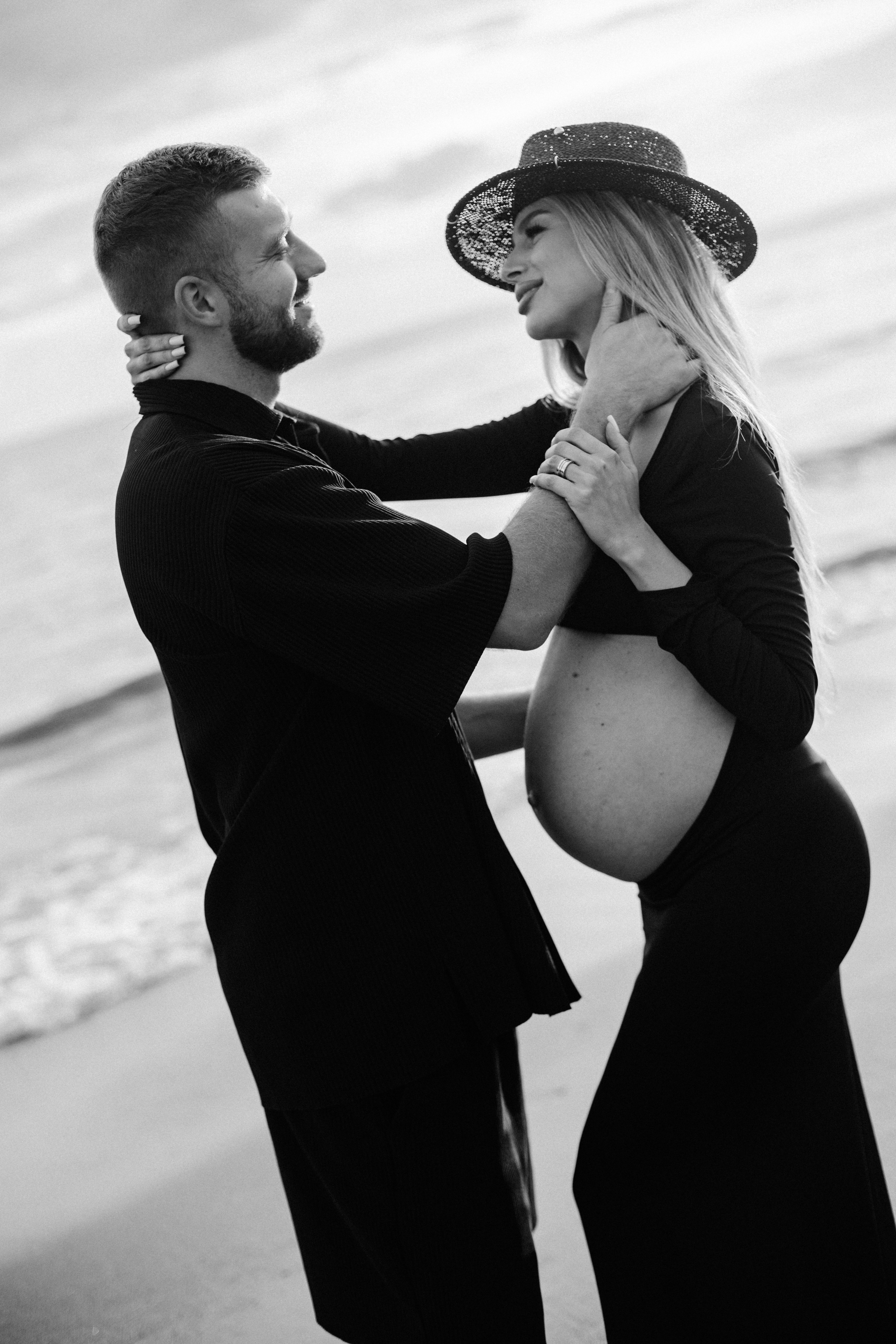 Sea. NatalieDmi — фотосессия беременности, семейный фотограф, портрет