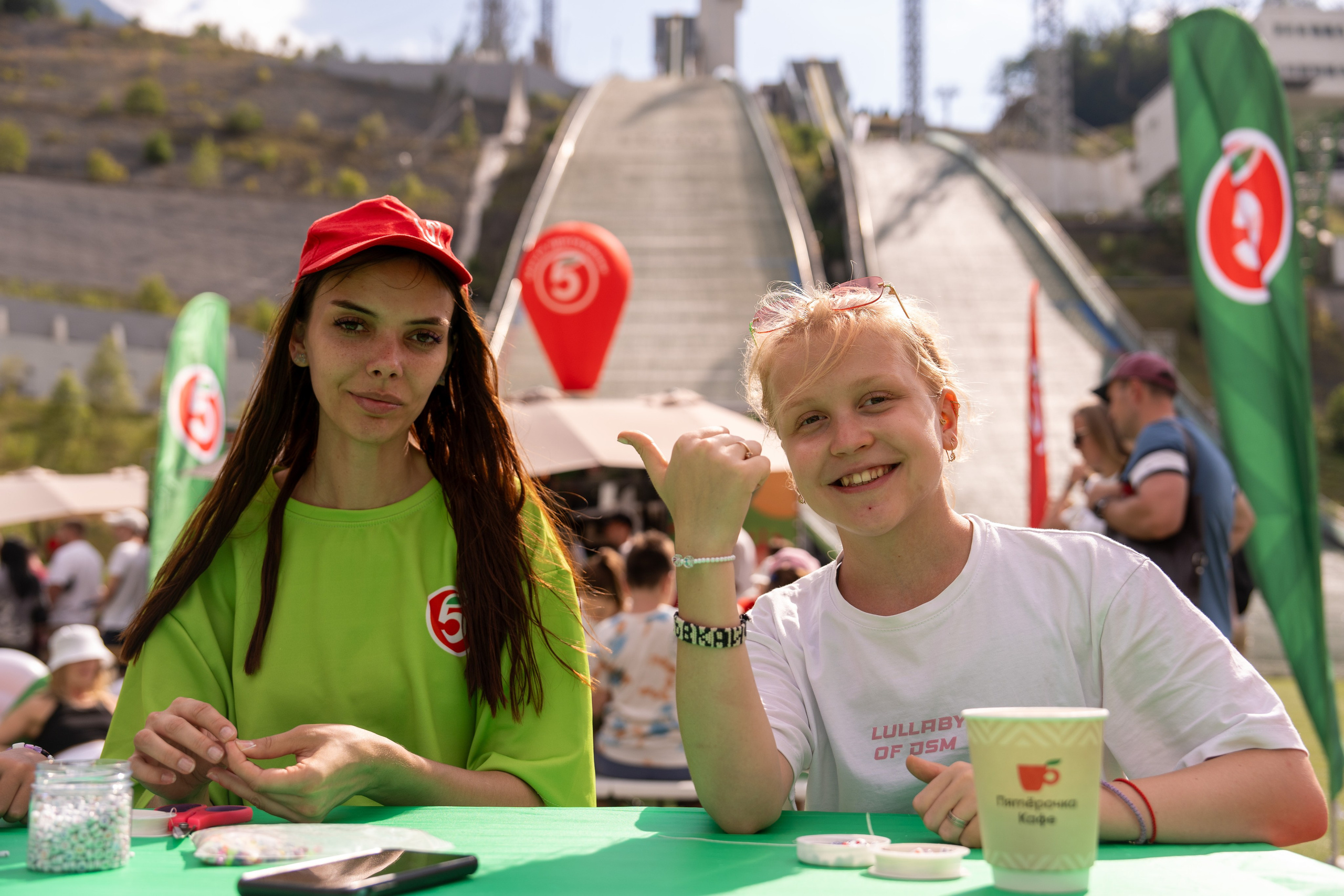 Фотоотчет партнеской интеграции для сети «Пятерочка» на фестивале «Grounded». Репортажный фотограф в Красной Поляне и Сочи Павлюченко Екатерина