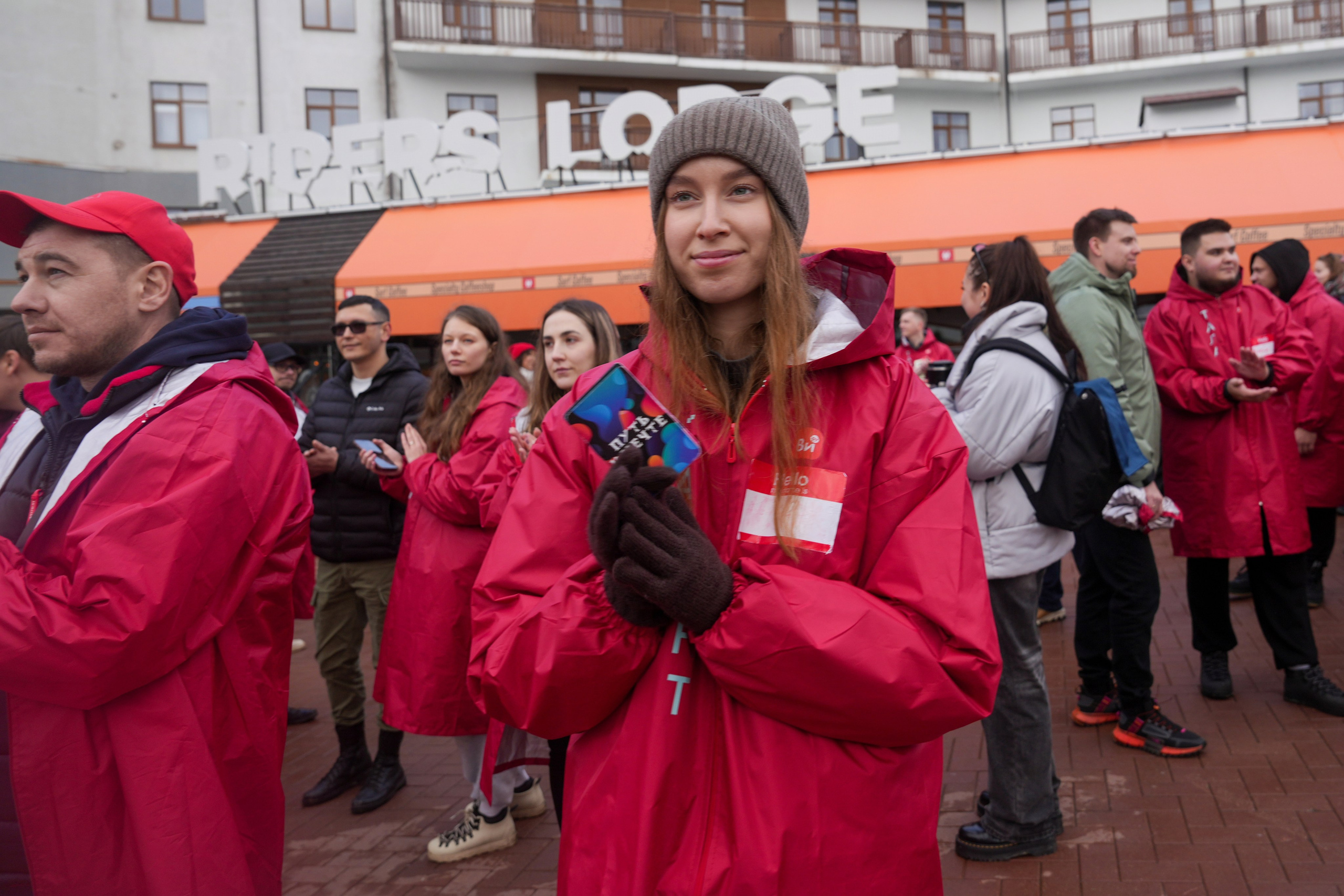 MICE мероприятие — хайкинг на курорте Роза Хутор. Репортажный фотограф в Красной Поляне и Сочи Павлюченко Екатерина