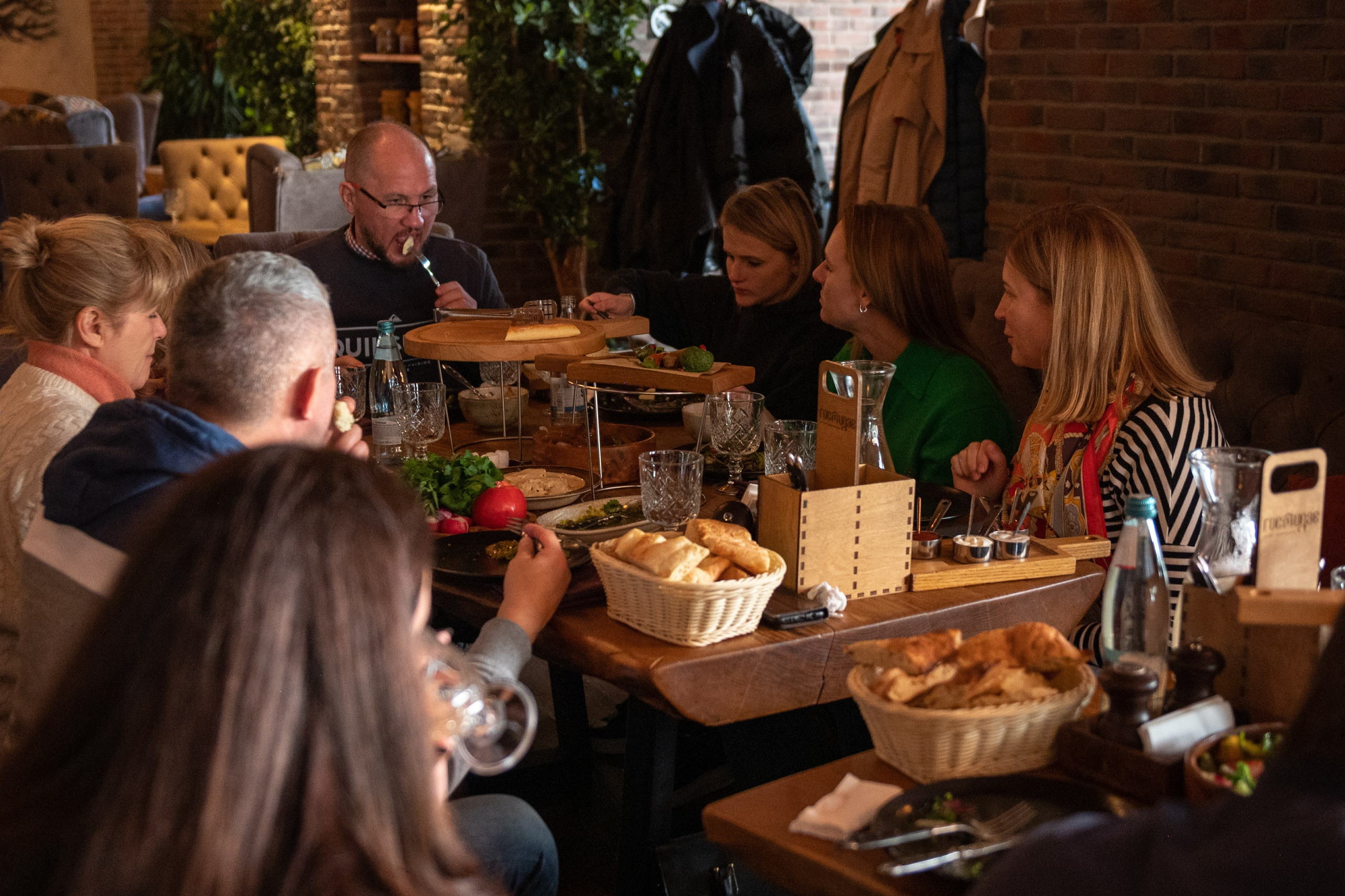 Mice мероприятие — прогулка на водопад Поликаря на курорте Красная Поляна. Репортажный фотограф в Красной Поляне и Сочи Павлюченко Екатерина