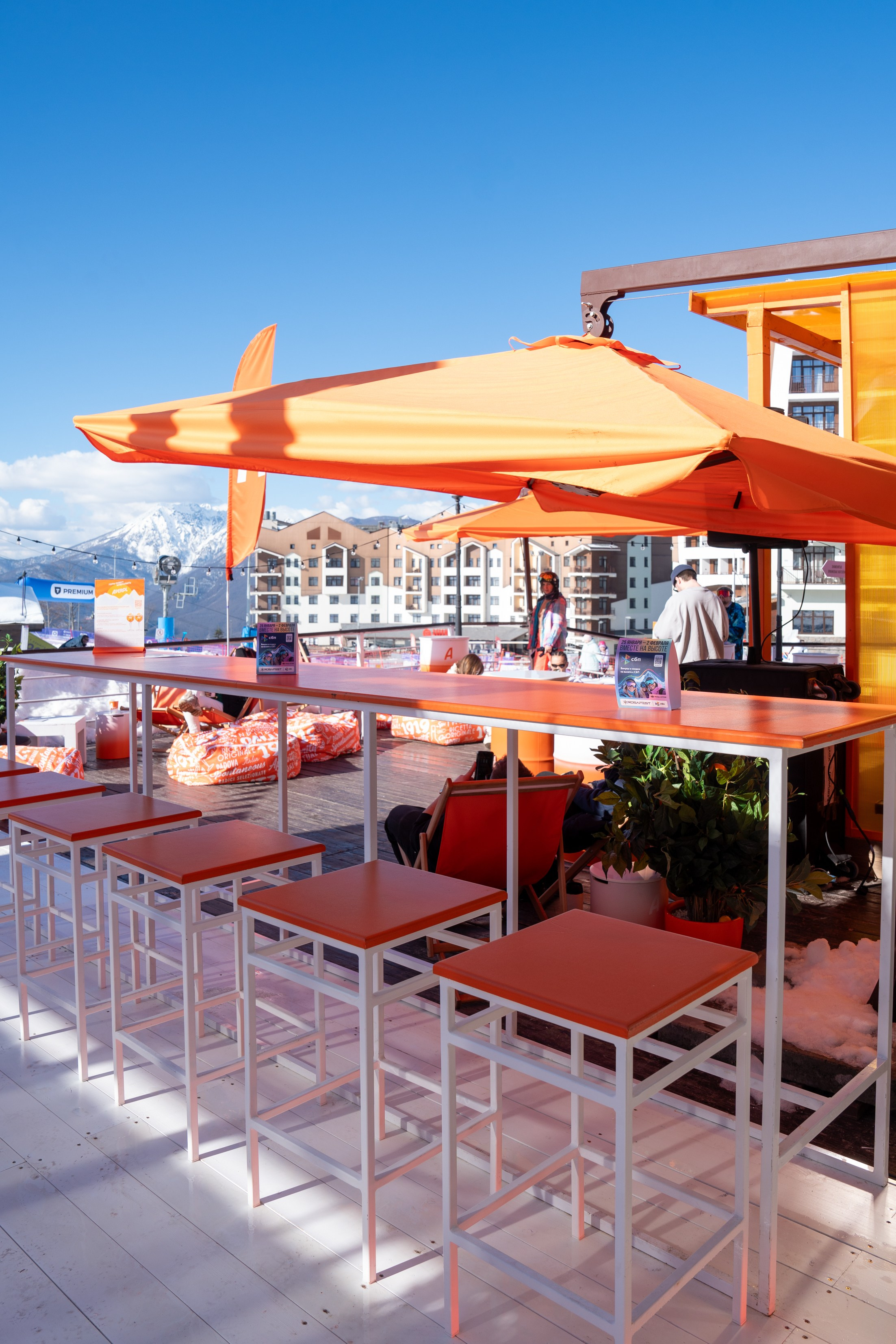 Фотоотчет партнерской интеграции Aperol Spritz на Роза Фест 2025. Репортажный фотограф в Красной Поляне и Сочи Павлюченко Екатерина