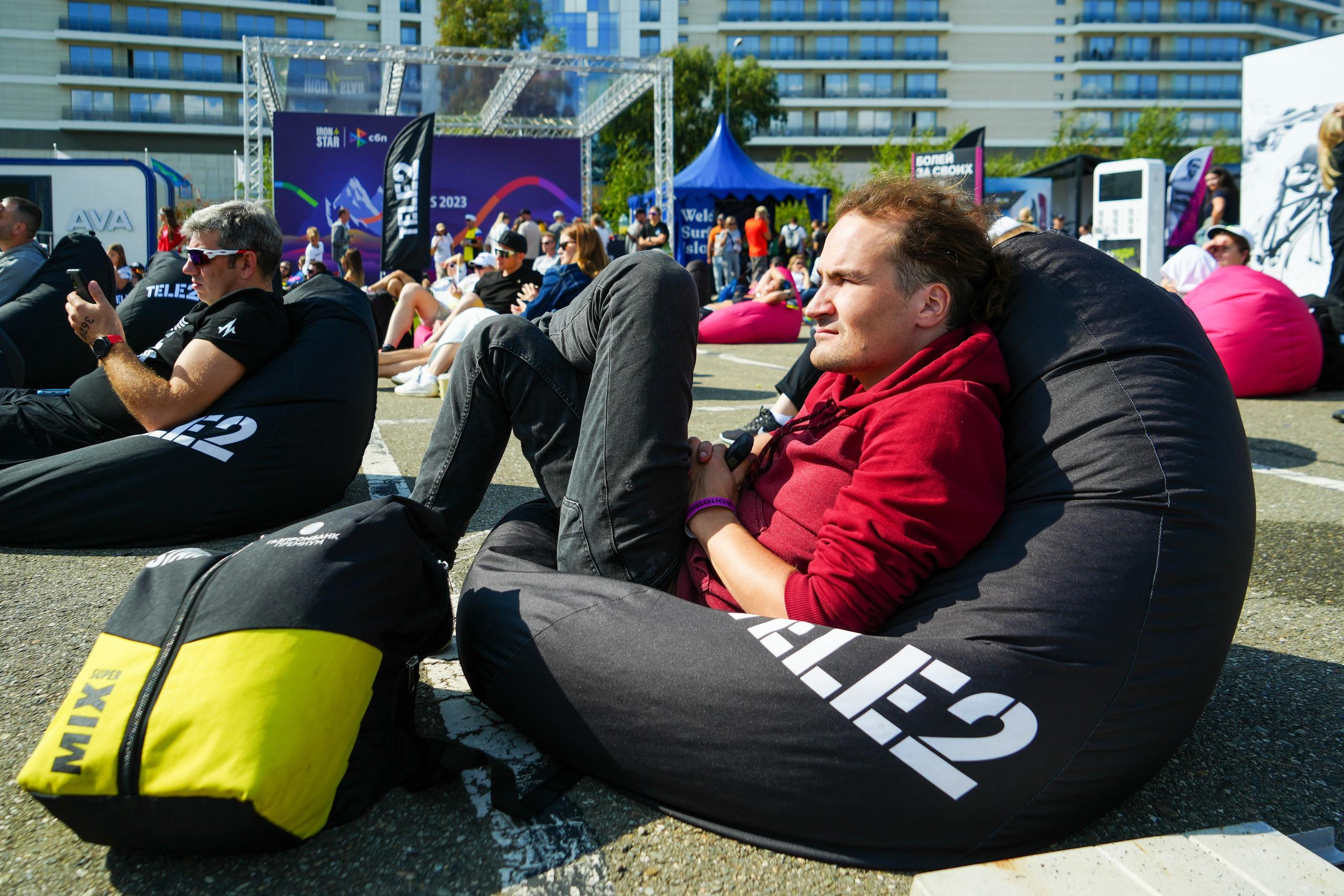 Фотоотчет партнерской интеграции для компании TELE2 на фестивале Ironstar. Репортажный фотограф в Красной Поляне и Сочи Павлюченко Екатерина