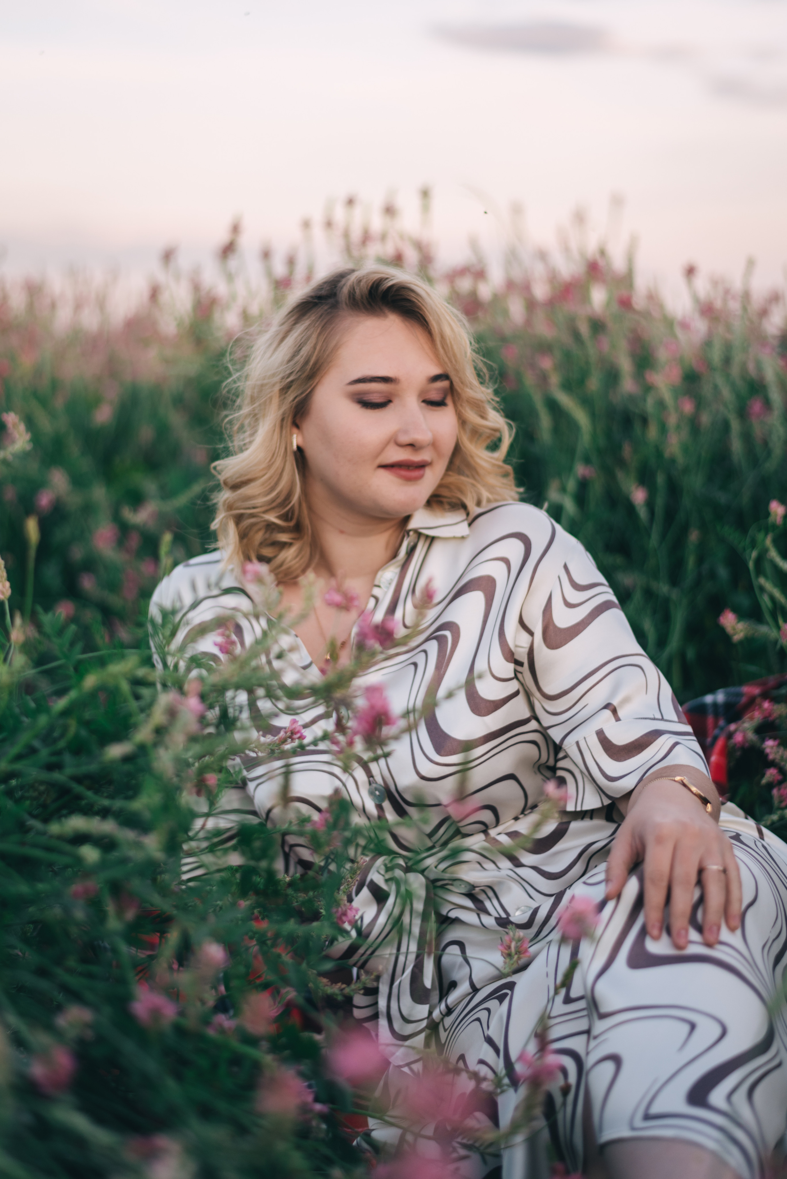 Прогулка в поле Лиза и Вика. Семейный фотограф Саратов Маргарита Куликова