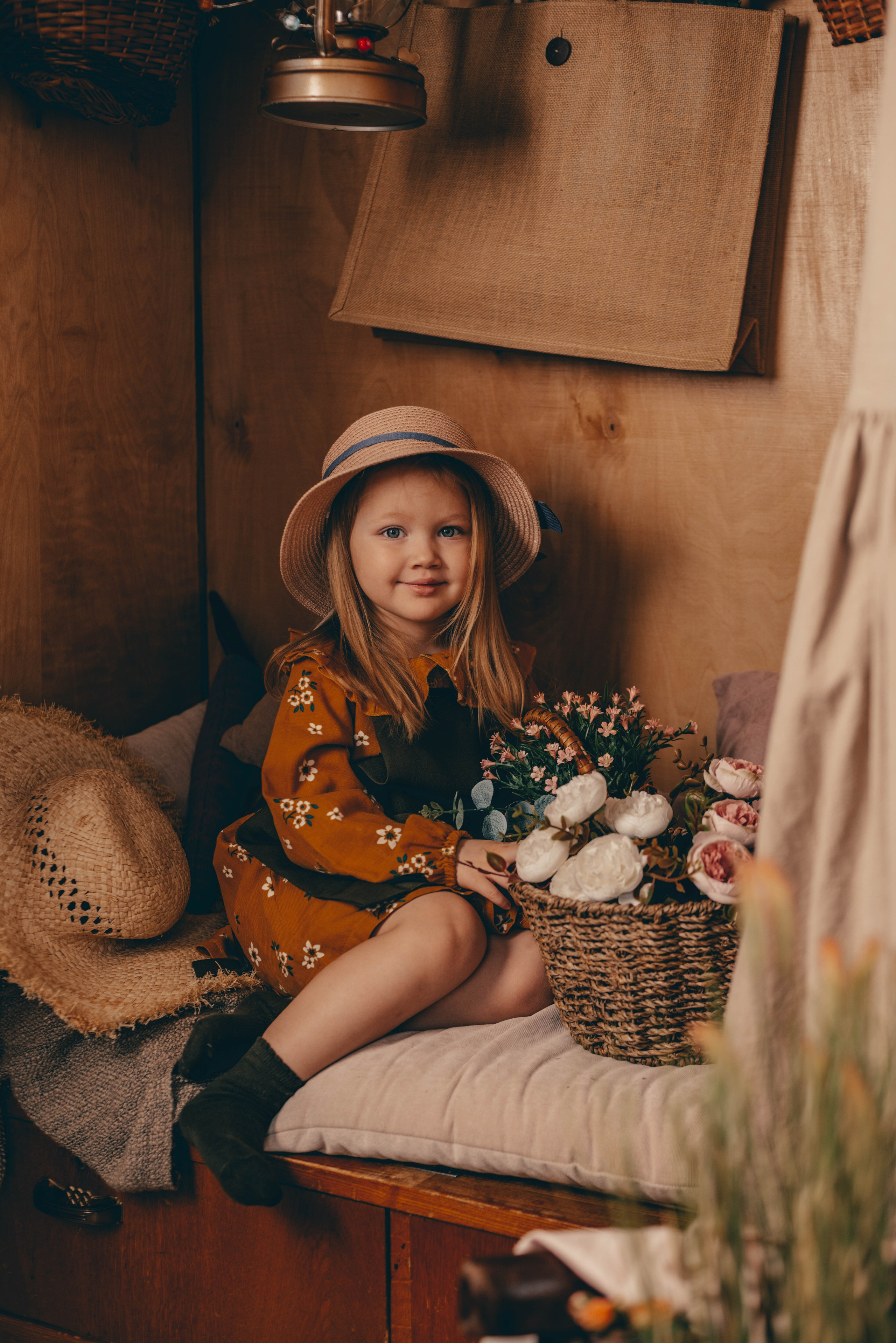 Цветочница / Детская художественная портретная фото-съемка. Фотограф в Санкт-Петербурге Марина Парникова