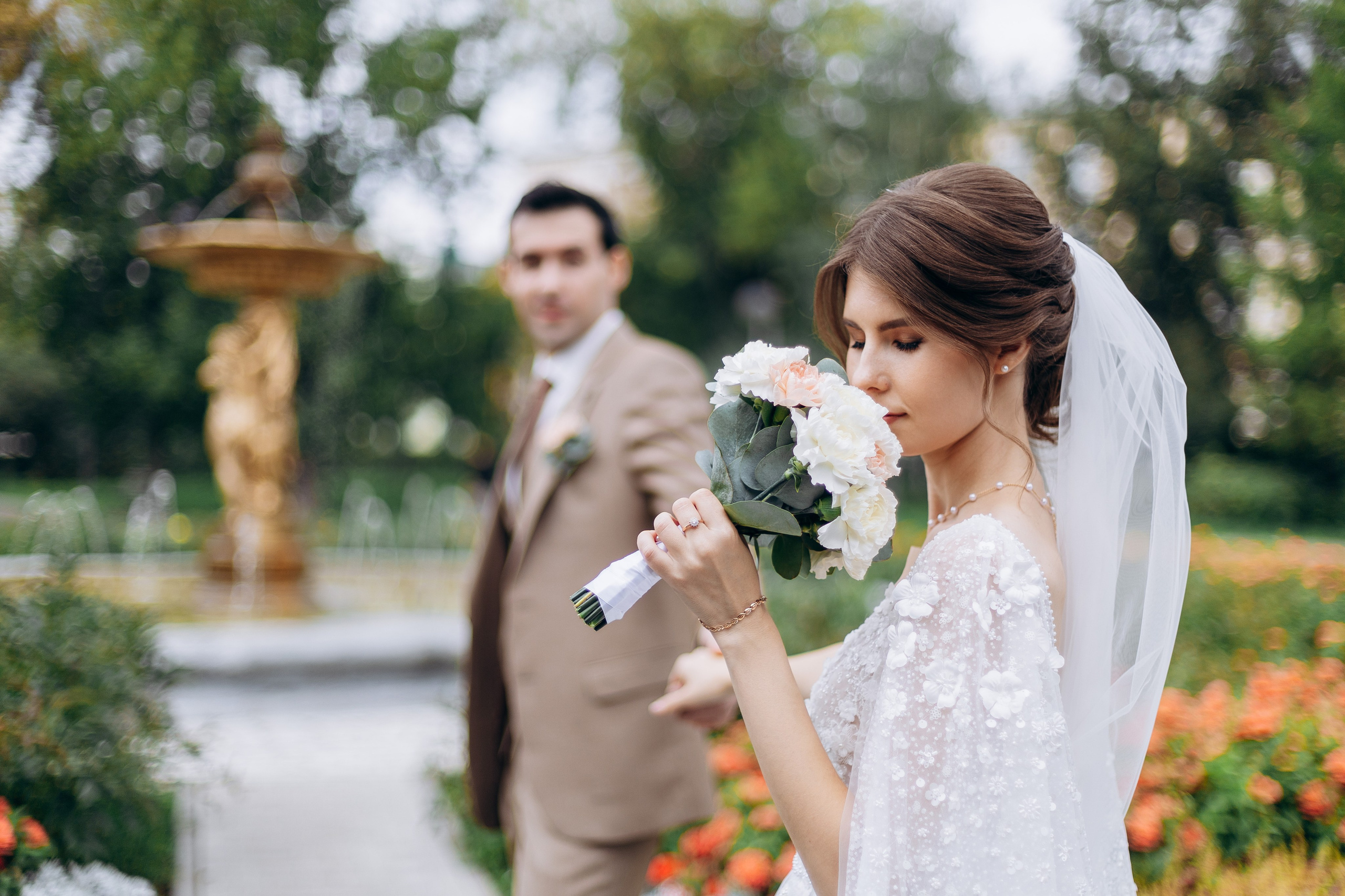 фотограф на свадьбу в Казани, фотосессия в парке, платье на свадьбу